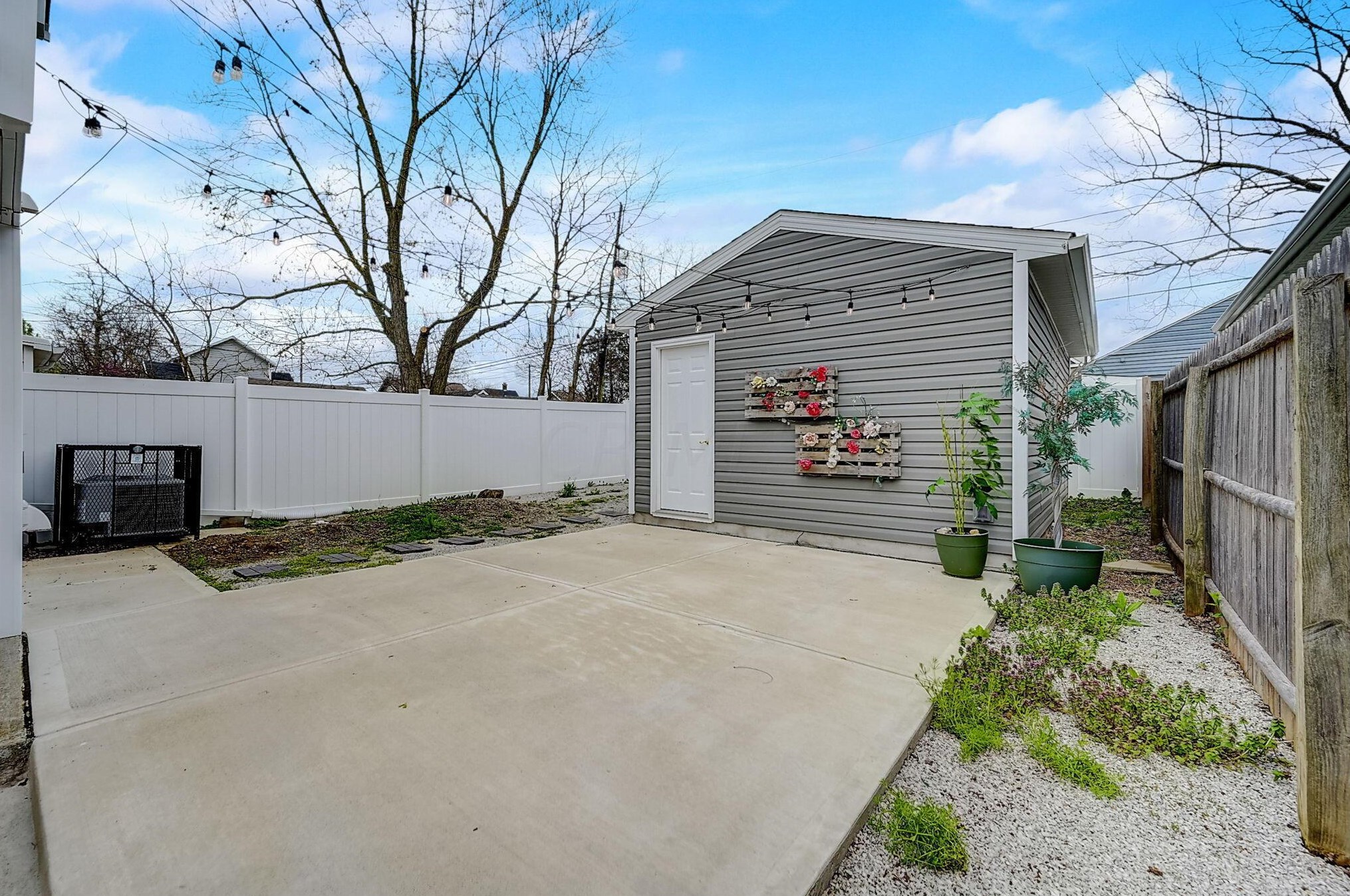 606 Stewart Ave, Columbus OH  43206-2884 exterior