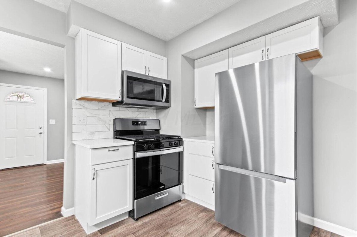 917 Lenore Ave, Columbus OH  43224-3238 exterior