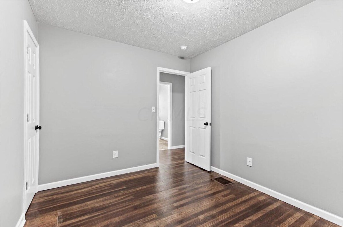 917 Lenore Ave, Columbus OH  43224-3238 exterior