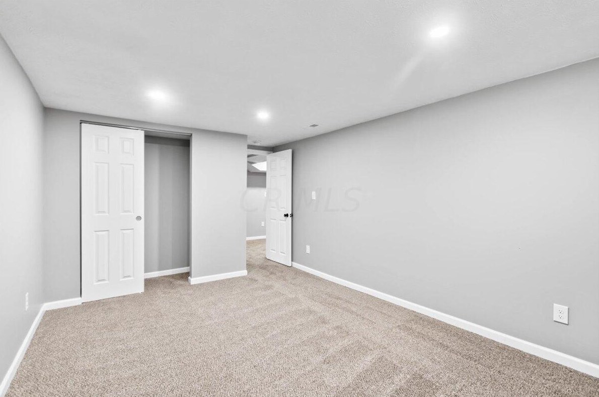 917 Lenore Ave, Columbus OH  43224-3238 exterior