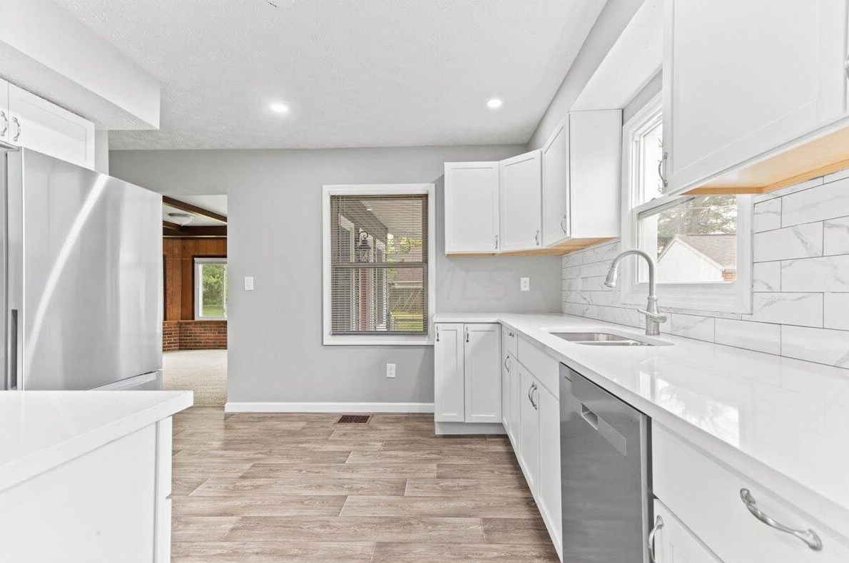 917 Lenore Ave, Columbus OH  43224-3238 exterior