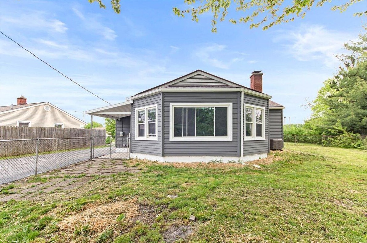 917 Lenore Ave, Columbus OH  43224-3238 exterior