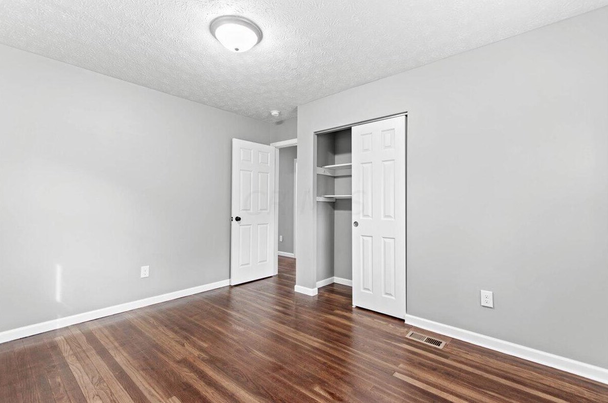 917 Lenore Ave, Columbus OH  43224-3238 exterior