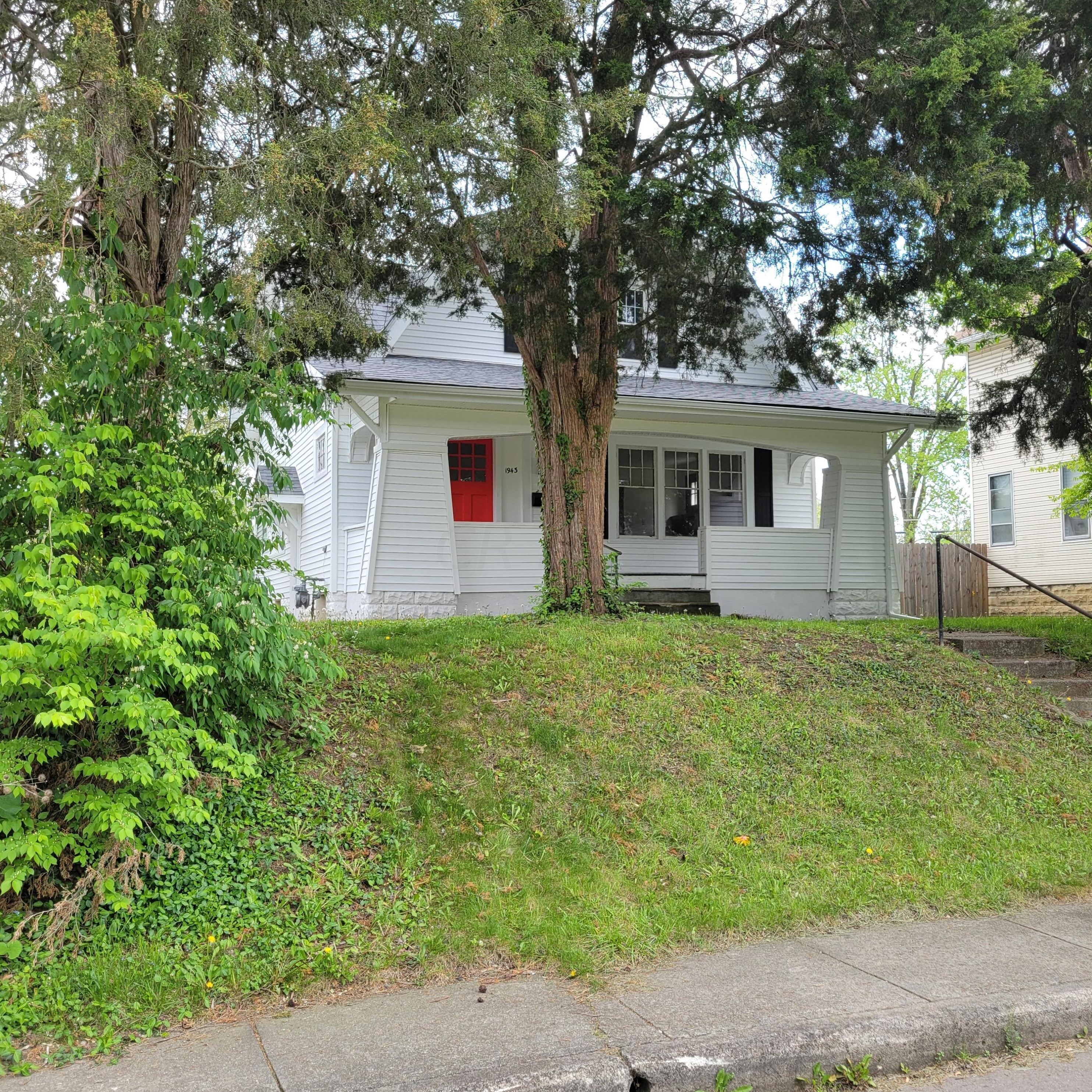 1943 Floral Ave, Columbus OH  43223-1214 exterior