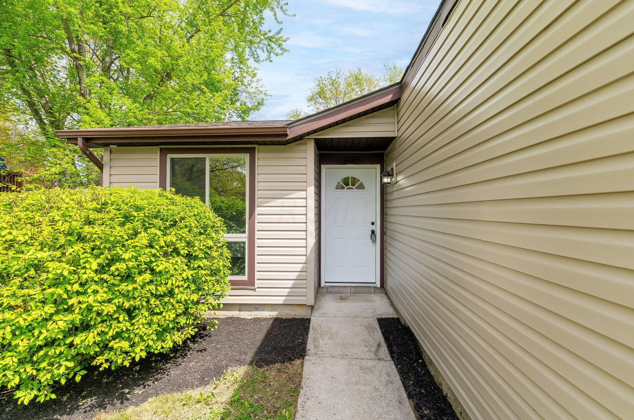 1004 Woodington Rd, Westerville OH  43081-3517 exterior