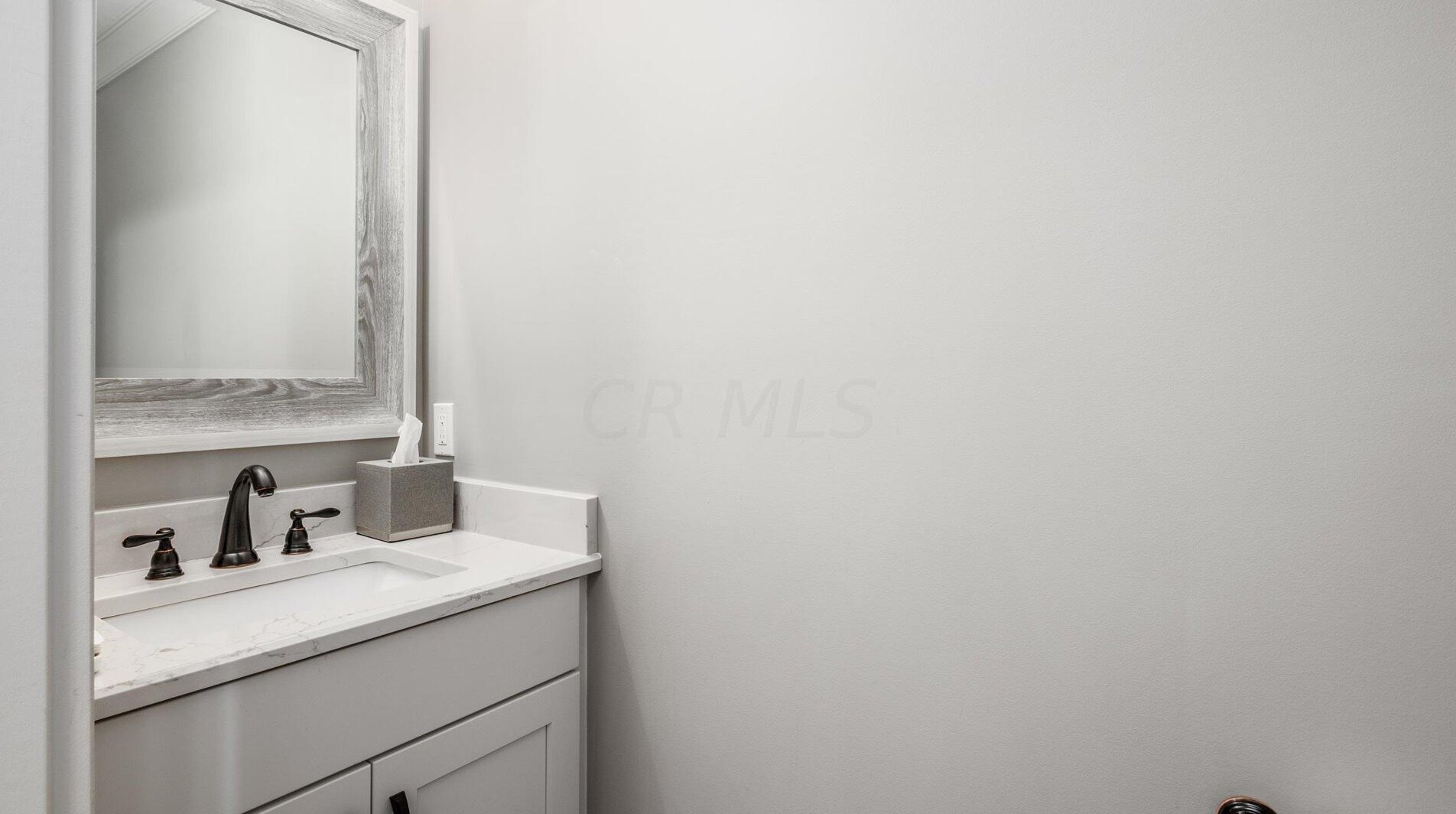 155 Sprague Dr, Hebron OH 43025-9627 exterior