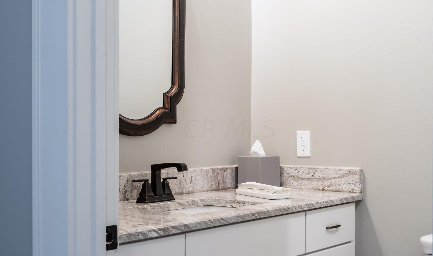 155 Sprague Dr, Hebron OH 43025-9627 exterior