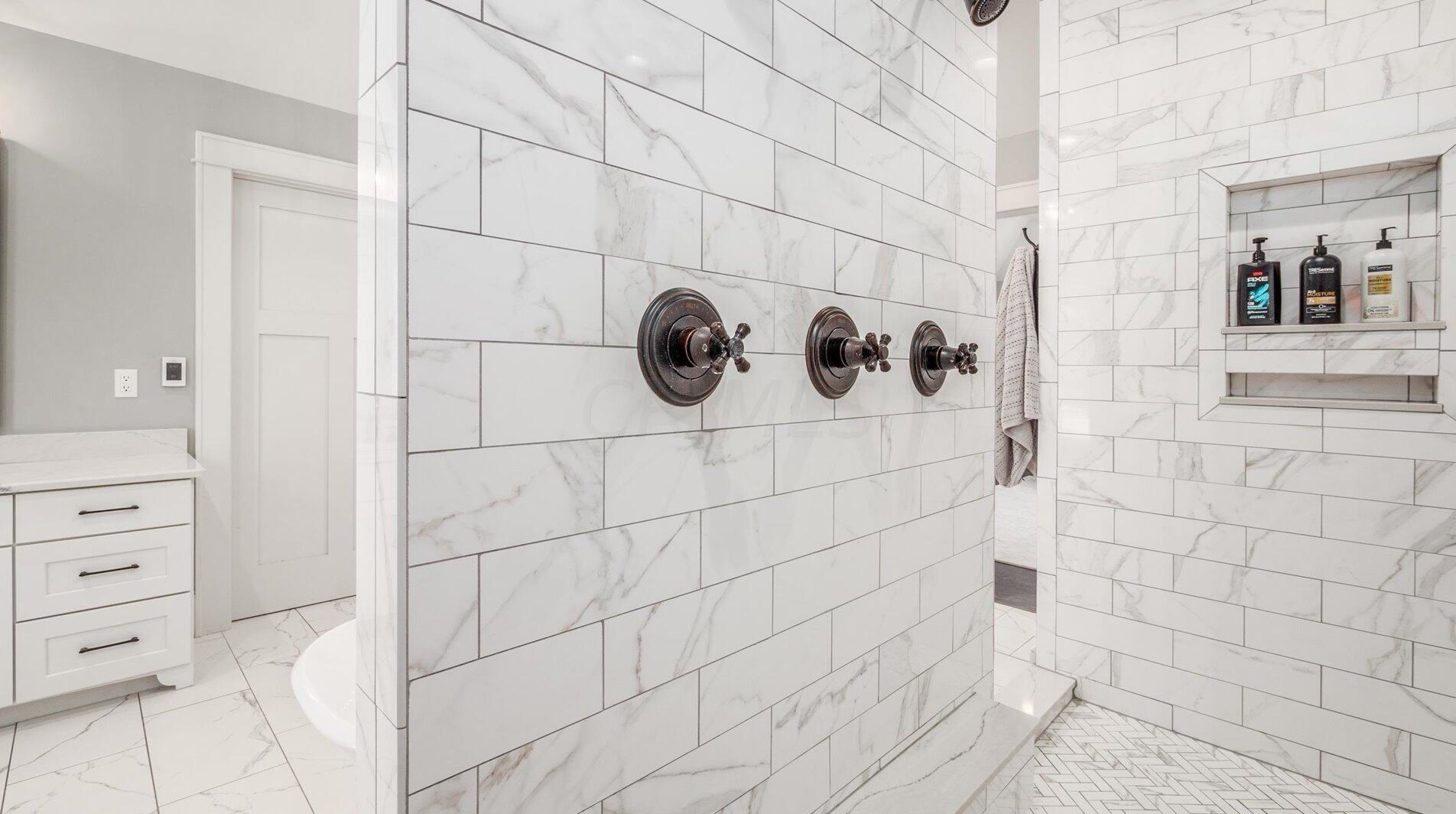 155 Sprague Dr, Hebron OH 43025-9627 exterior