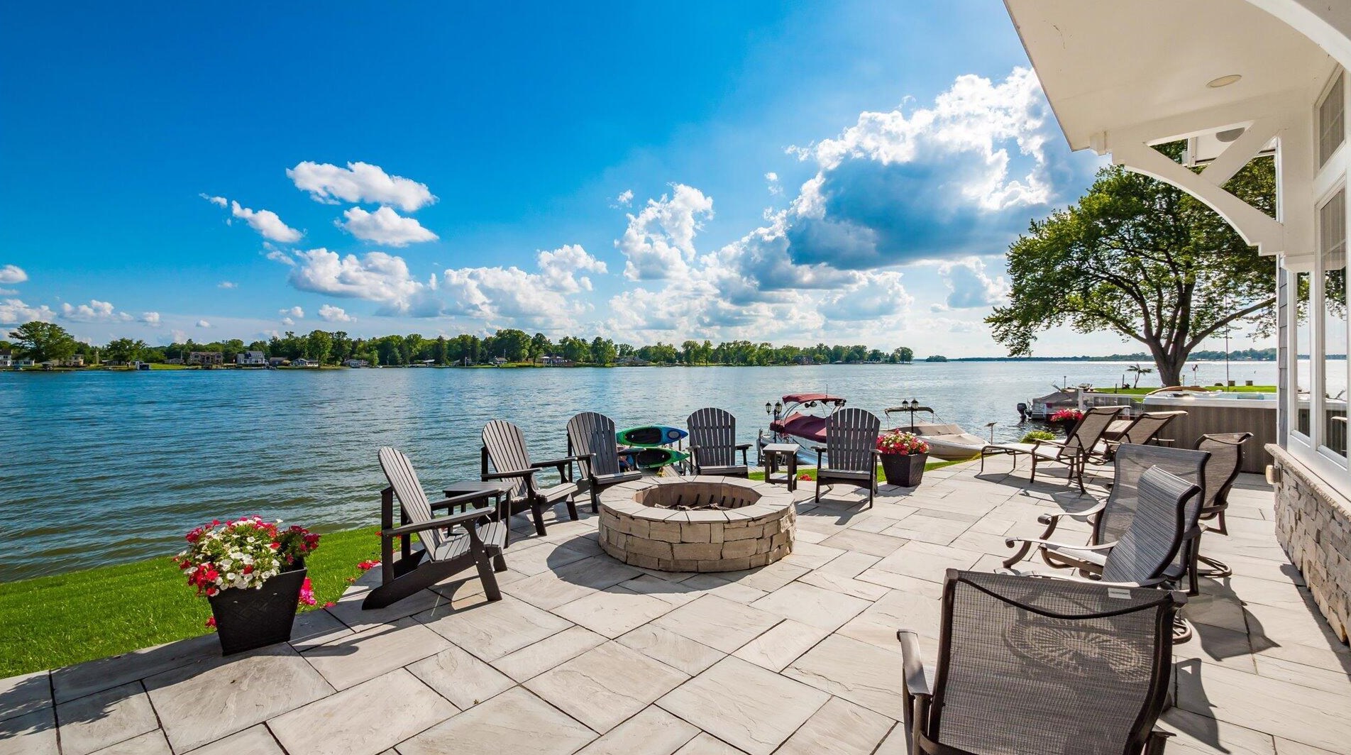 155 Sprague Dr, Hebron OH 43025-9627 exterior