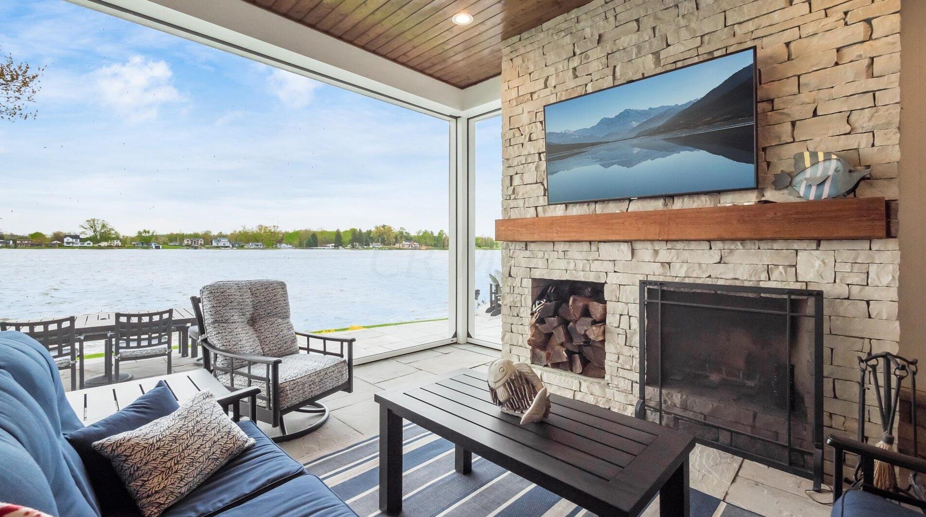 155 Sprague Dr, Hebron OH 43025-9627 exterior