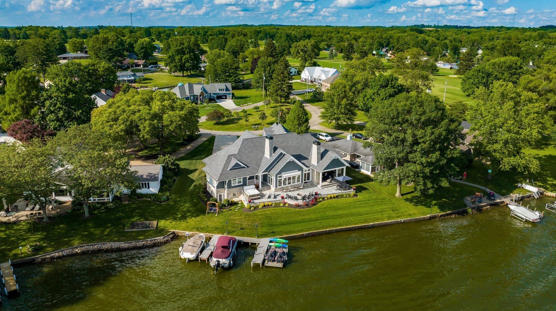 155 Sprague Dr, Hebron OH 43025-9627 exterior