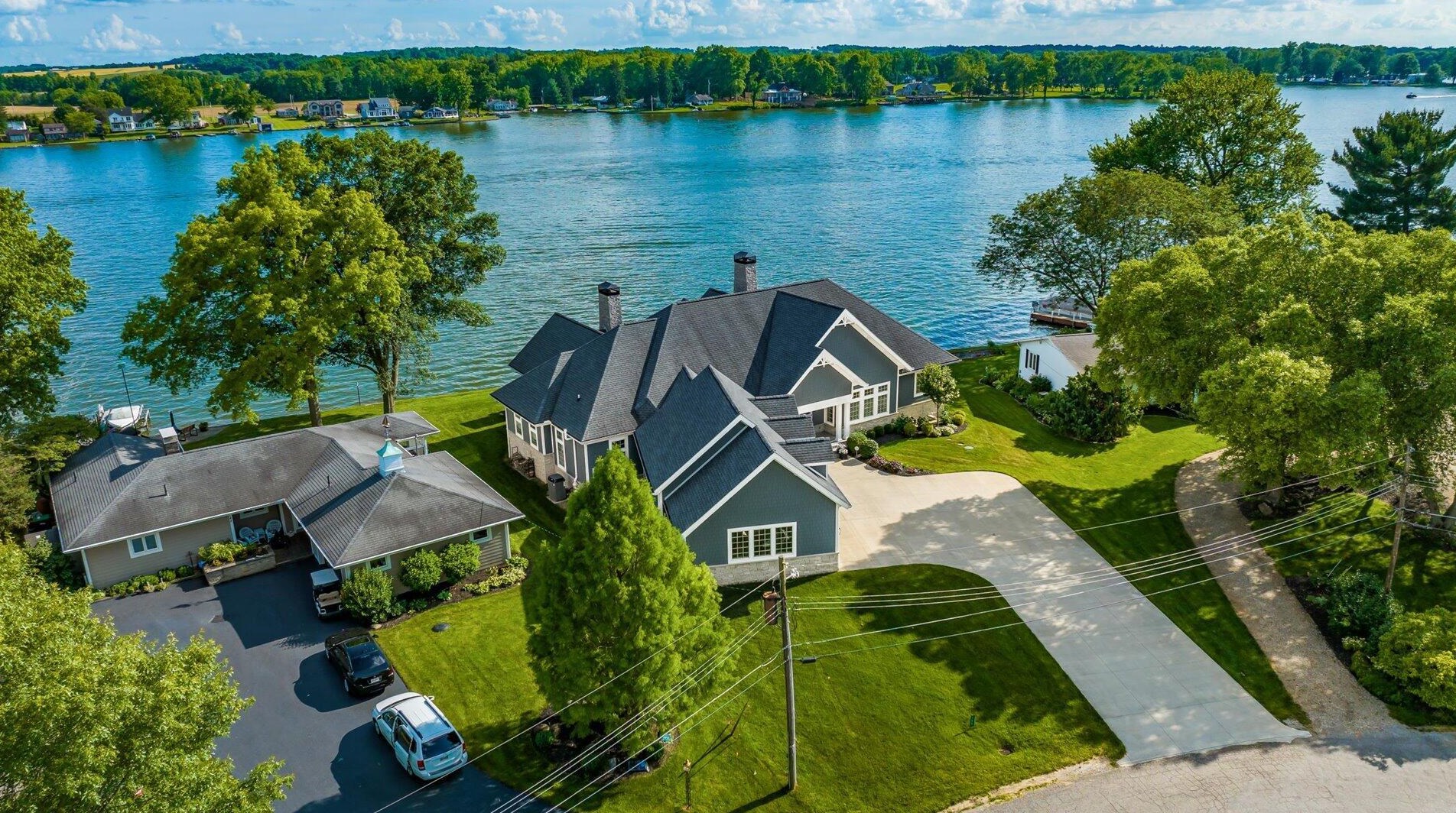 155 Sprague Dr, Hebron OH 43025-9627 exterior