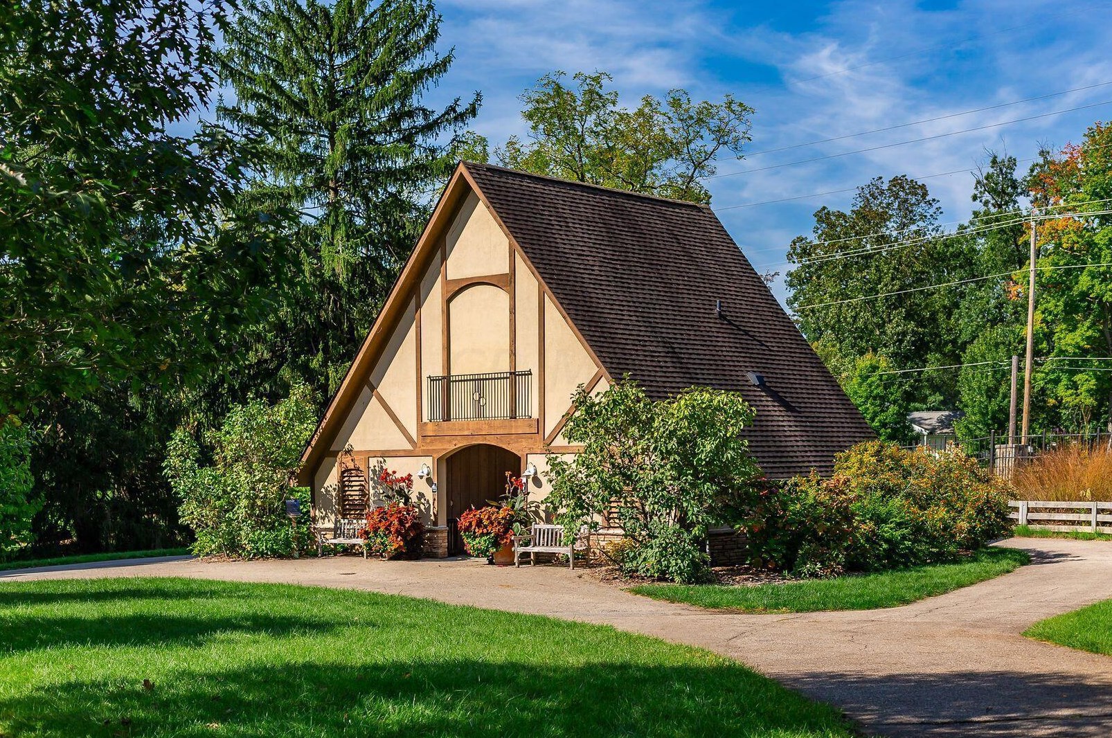 438 Mainsail Dr, Westerville OH  43081-2745 exterior