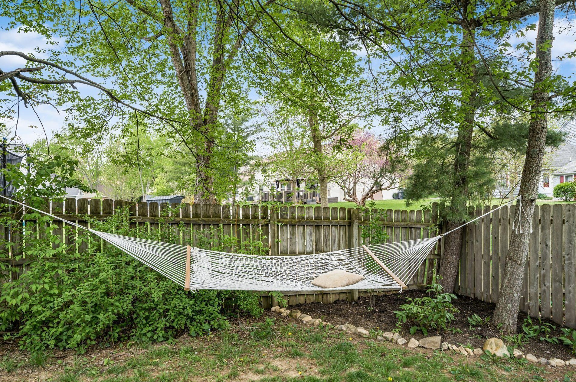 438 Mainsail Dr, Westerville OH  43081-2745 exterior