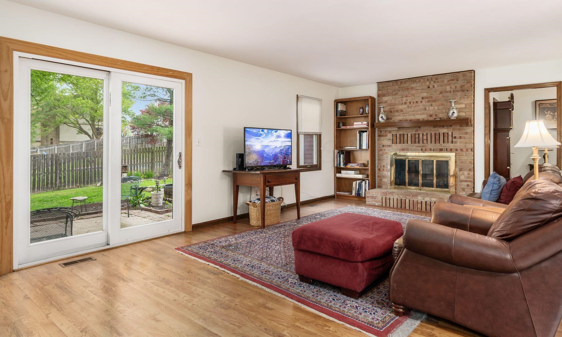 438 Mainsail Dr, Westerville OH  43081-2745 exterior