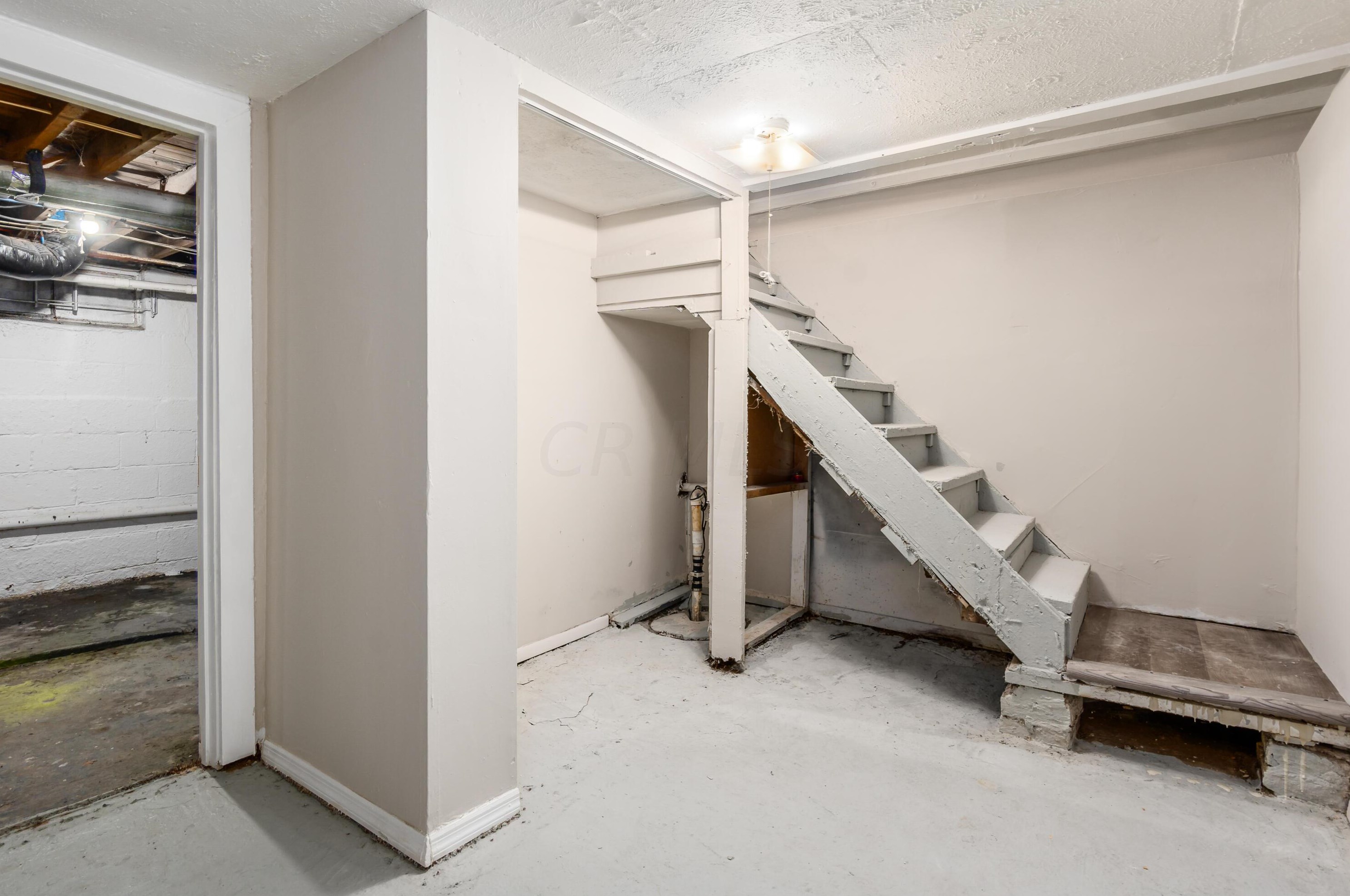 1319 Genessee Ave, Columbus OH 43211-1432 exterior