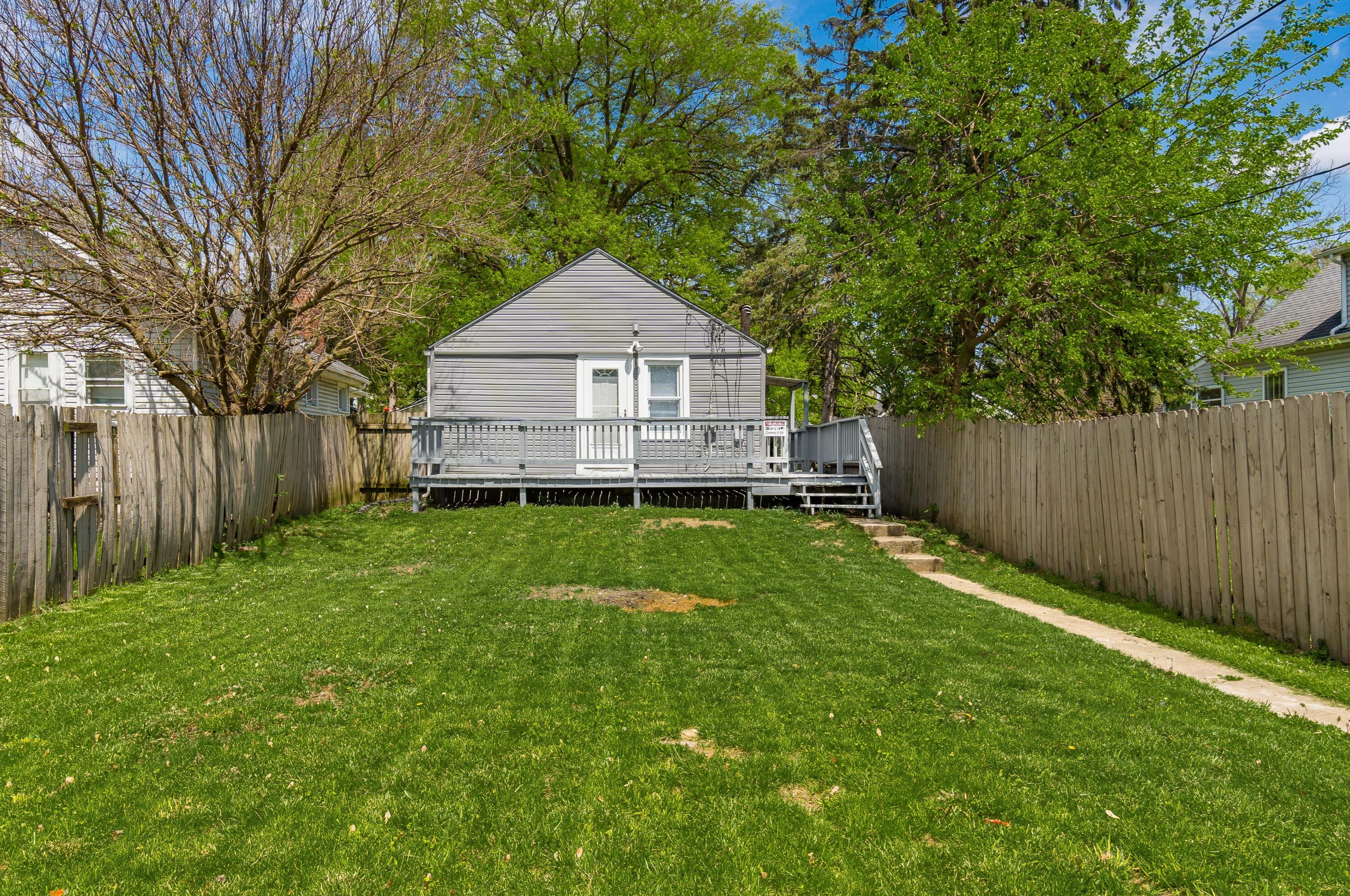 1319 Genessee Ave, Columbus OH 43211-1432 exterior