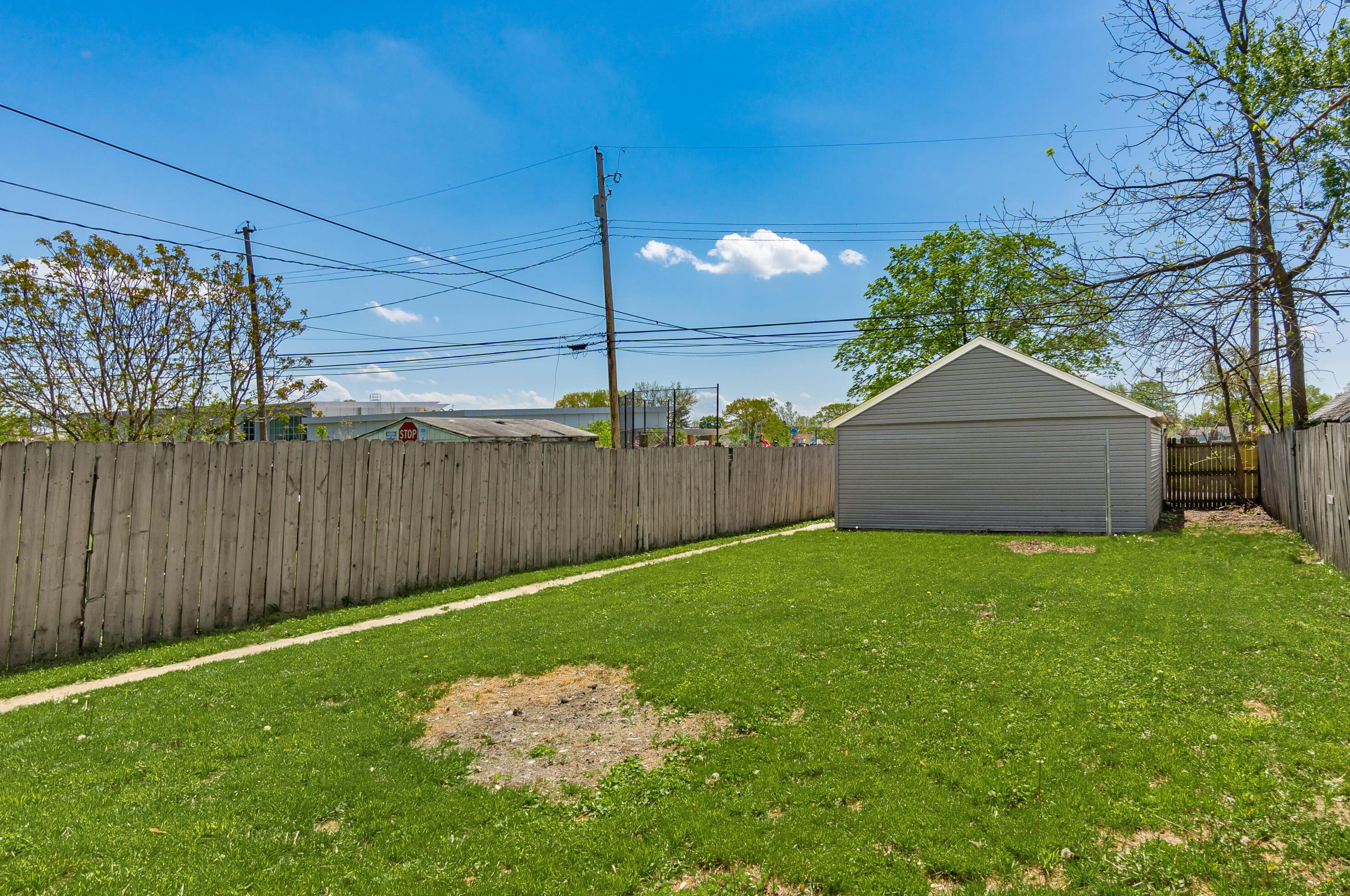 1319 Genessee Ave, Columbus OH 43211-1432 exterior