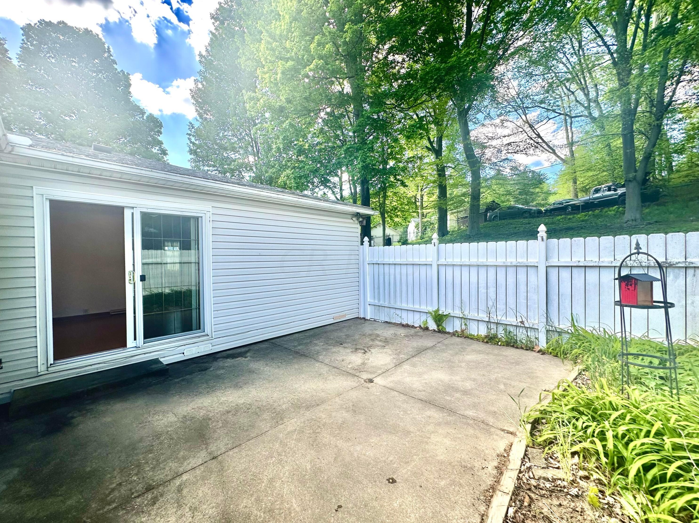 1241 Frederick St, Lancaster OH 43130-2752 exterior