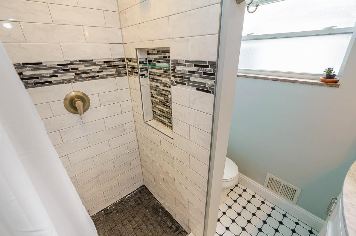 22 Jeffrey Pl, Columbus OH  43214-1702 exterior