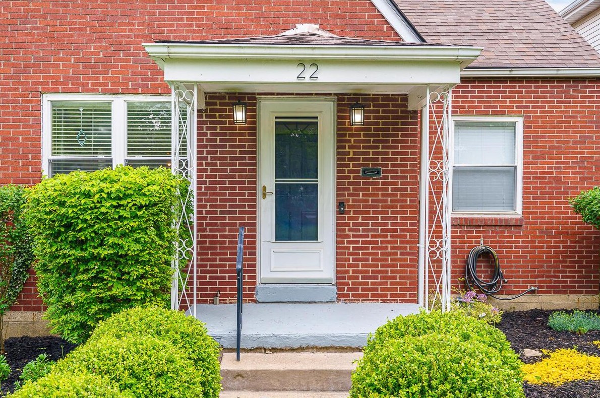22 Jeffrey Pl, Columbus OH  43214-1702 exterior