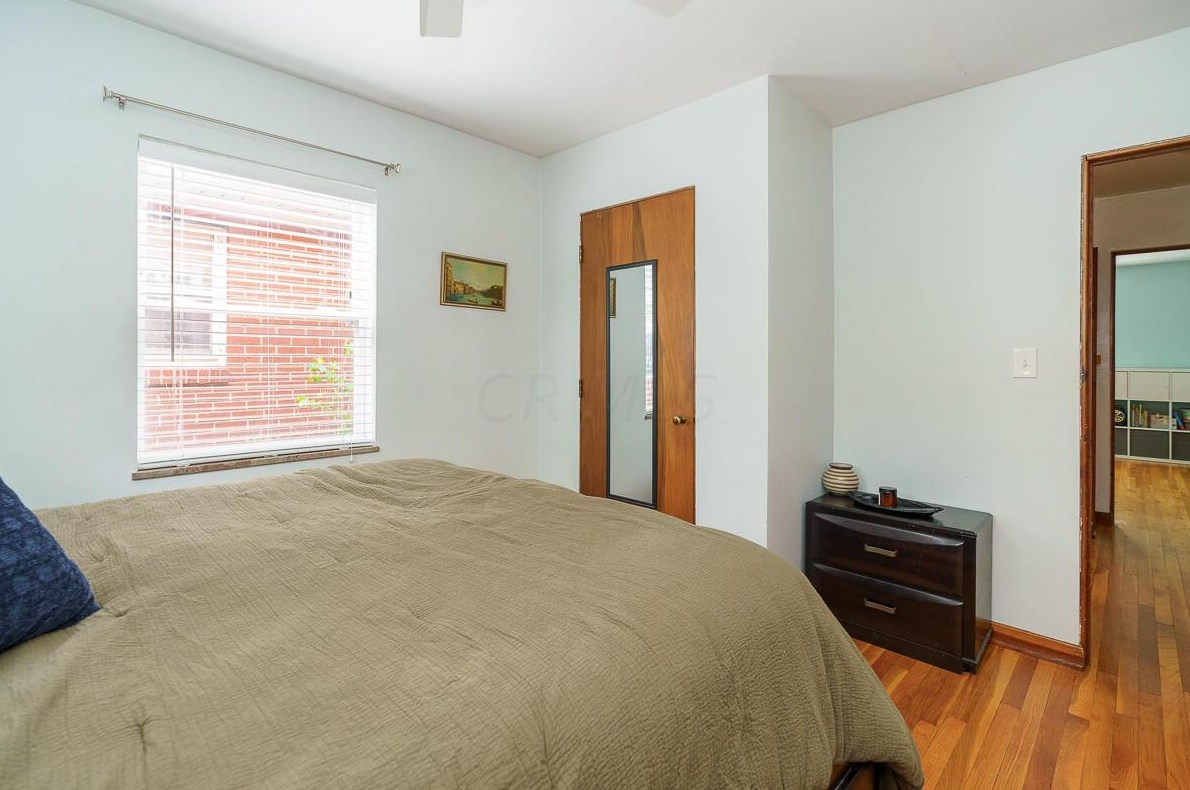 22 Jeffrey Pl, Columbus OH  43214-1702 exterior