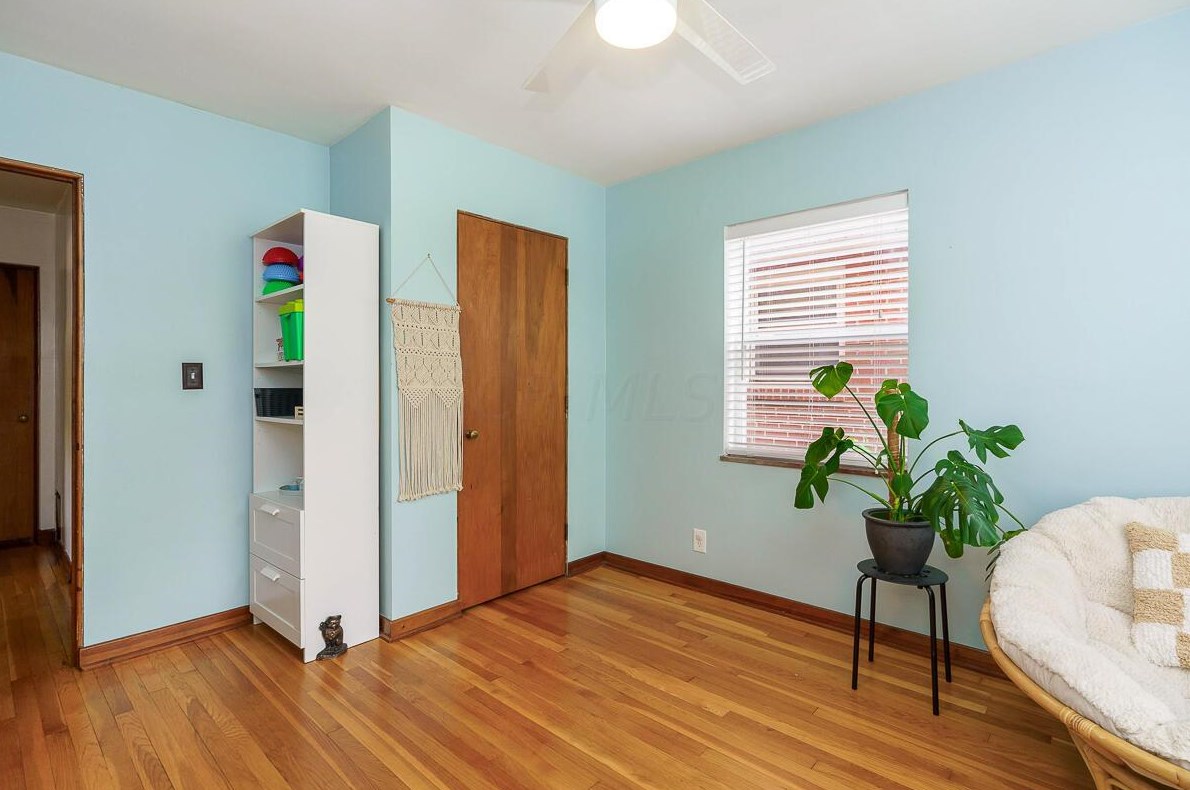 22 Jeffrey Pl, Columbus OH  43214-1702 exterior