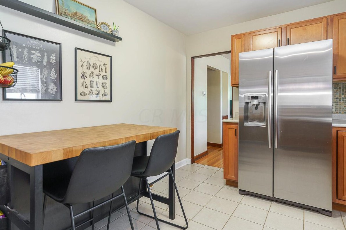 22 Jeffrey Pl, Columbus OH  43214-1702 exterior