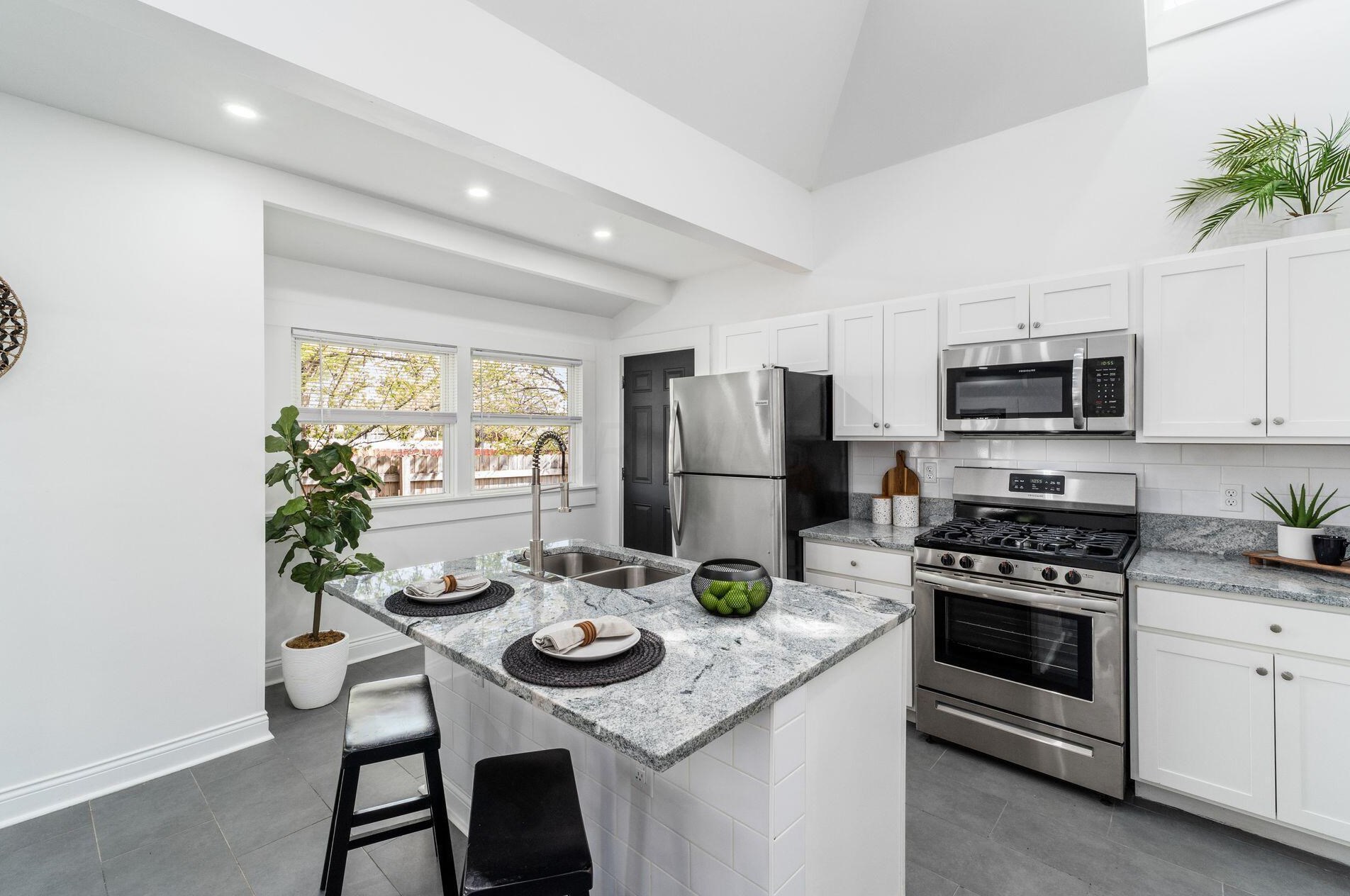 522 Kelton Ave, Columbus OH 43205-2423 exterior