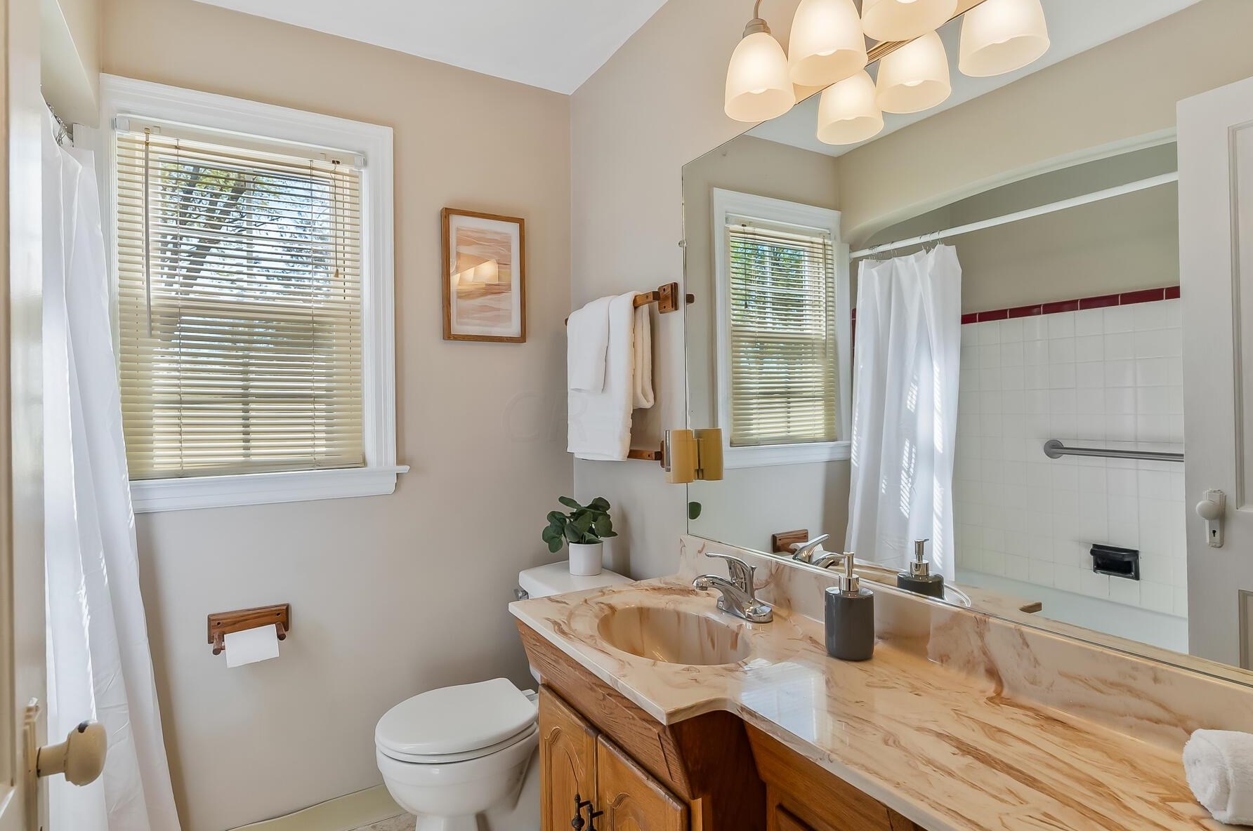 152 Mayfair Blvd, Columbus OH 43213-1609 exterior