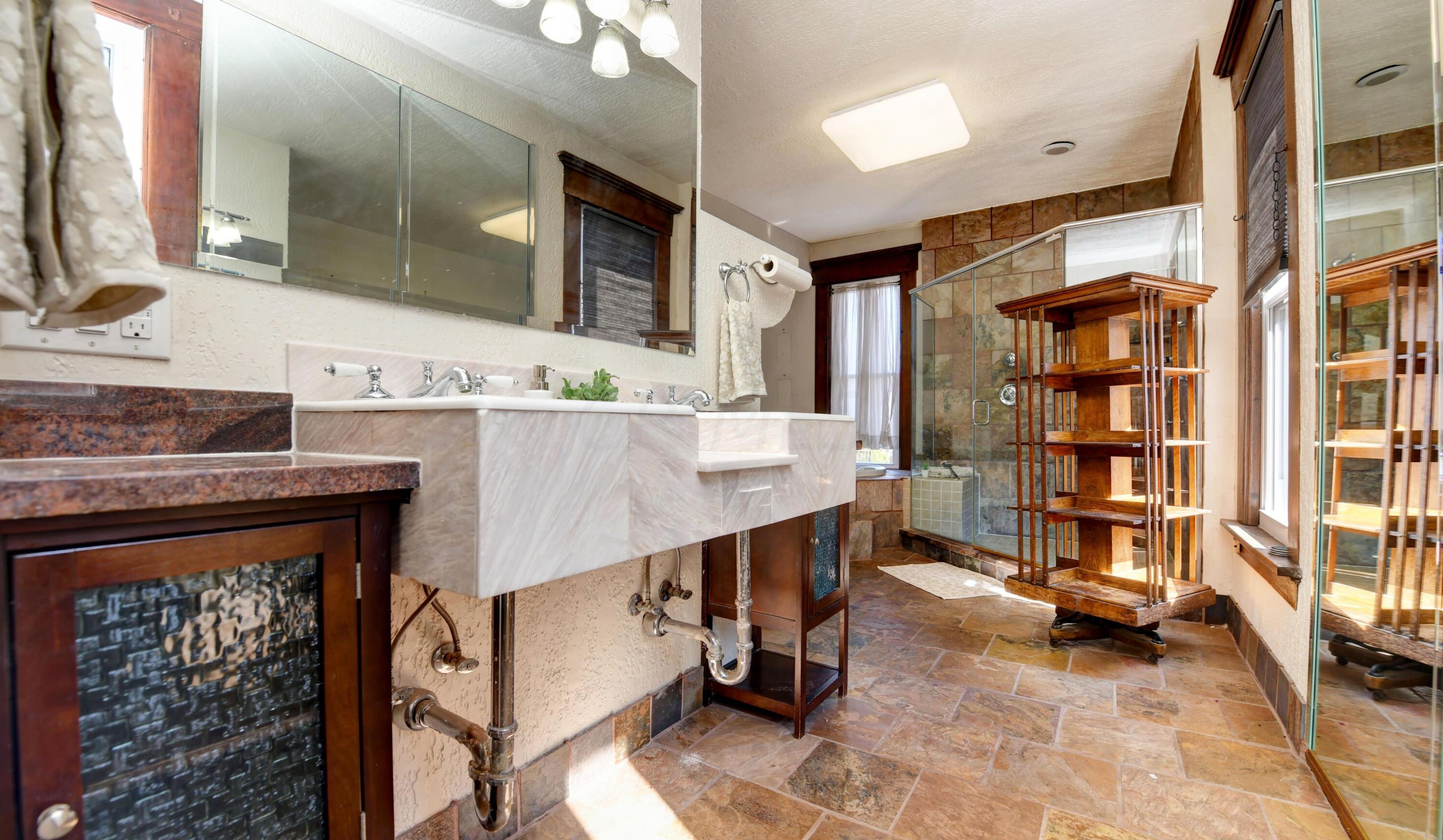 54 Woodland Ave, Columbus OH 43203-1279 exterior