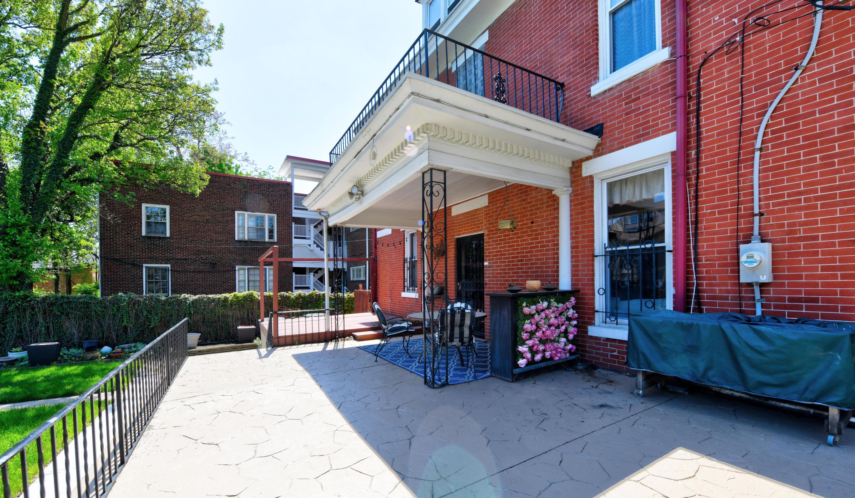 54 Woodland Ave, Columbus OH 43203-1279 exterior