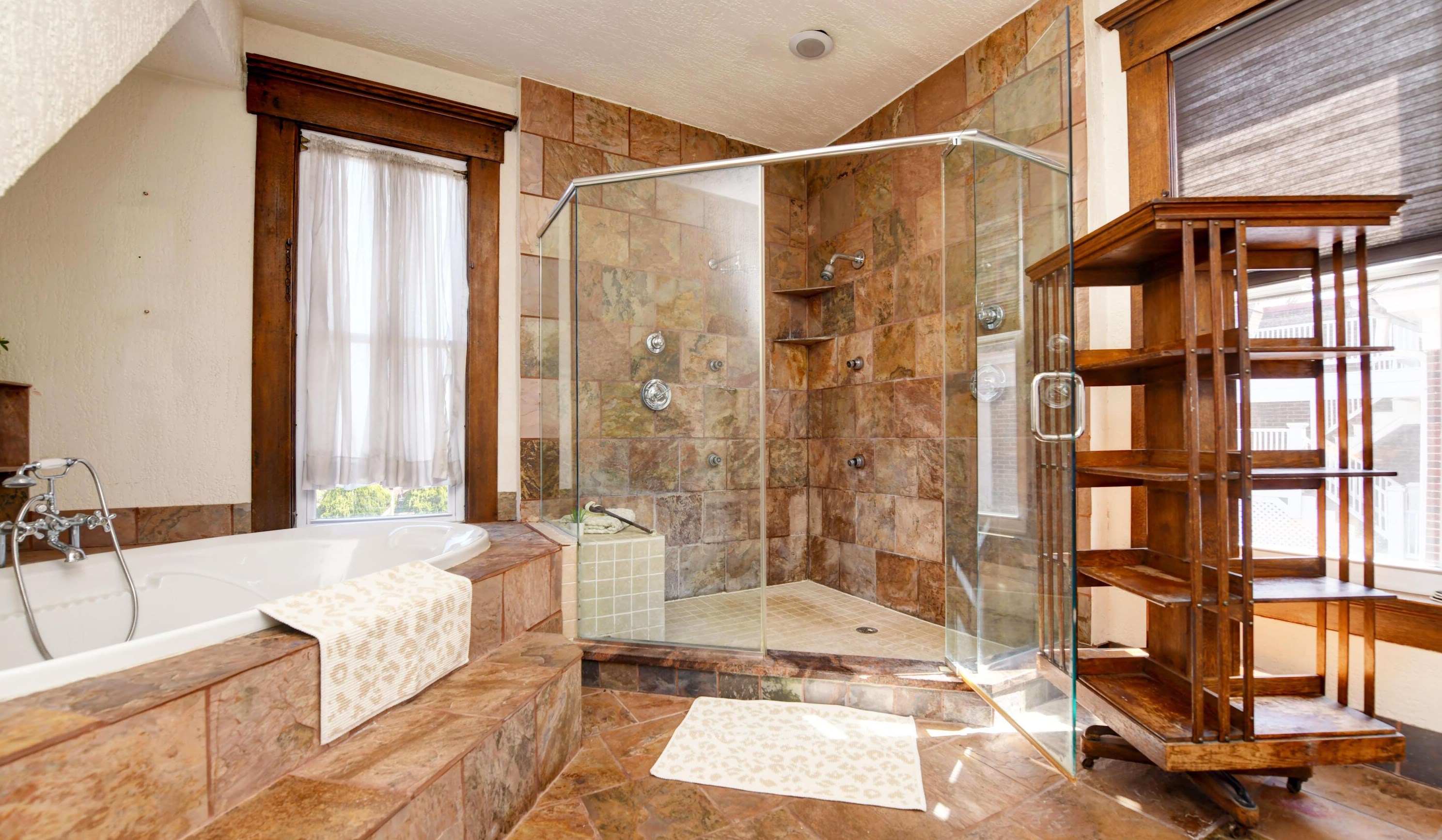 54 Woodland Ave, Columbus OH 43203-1279 exterior