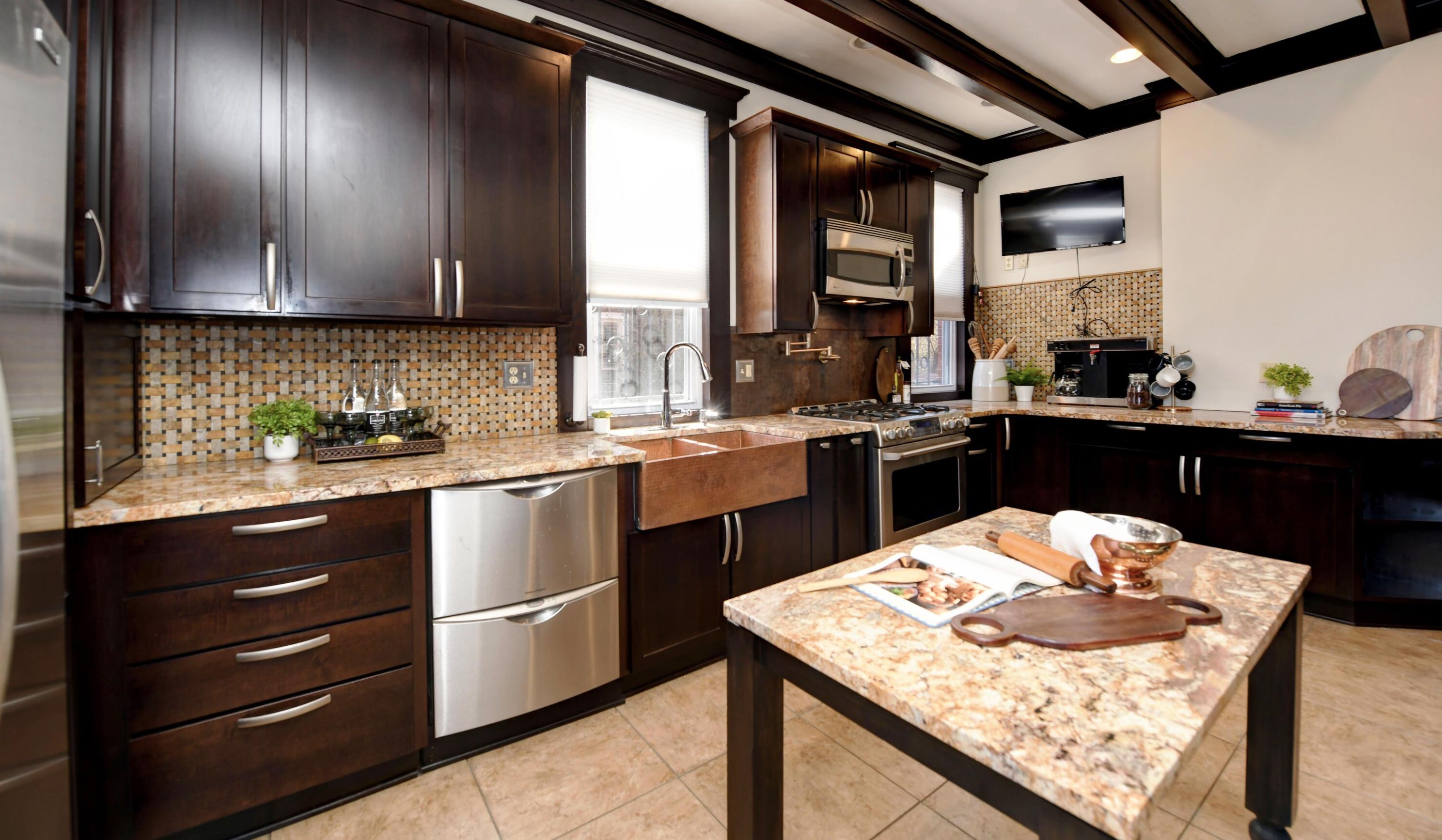 54 Woodland Ave, Columbus OH 43203-1279 exterior