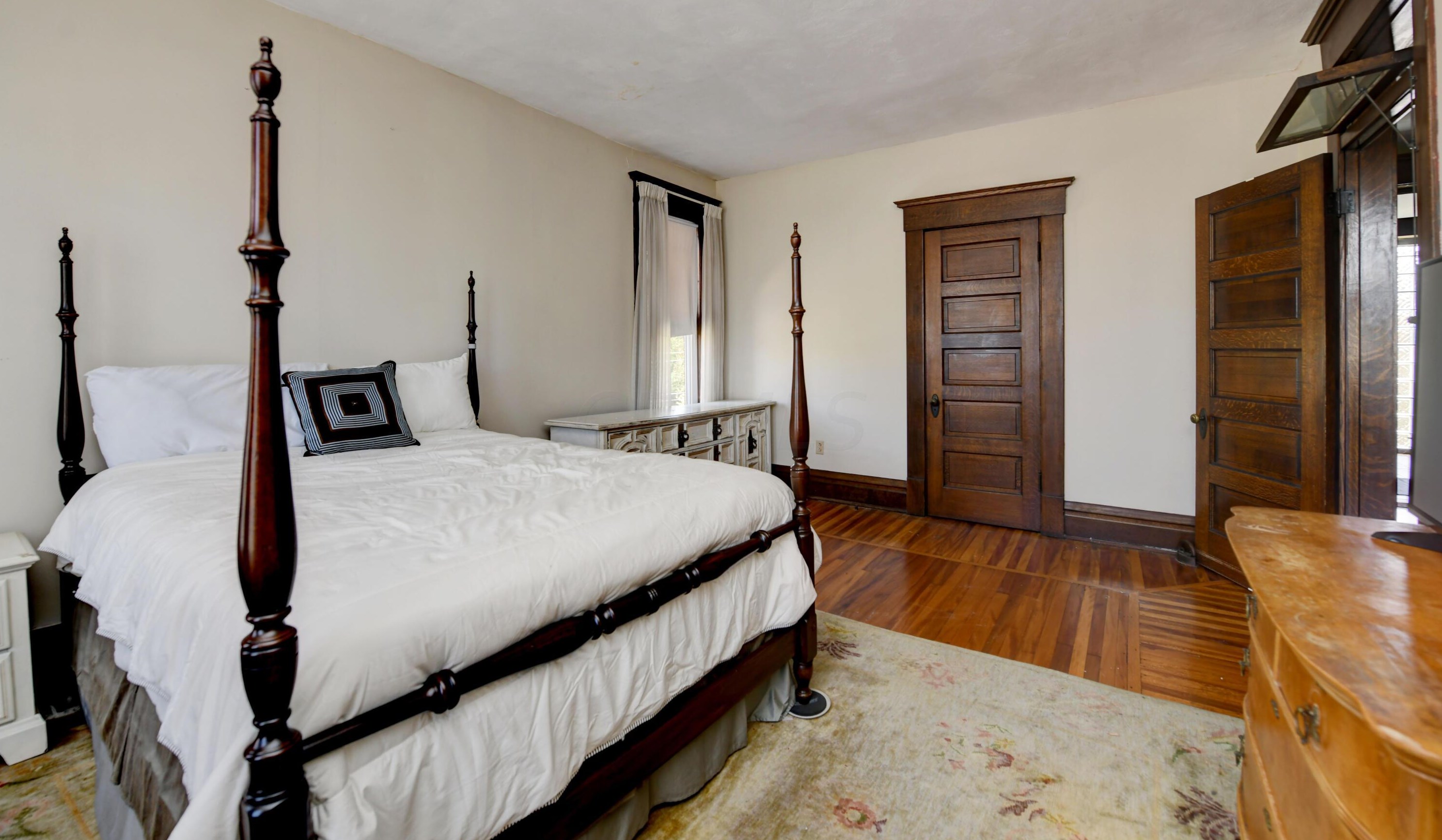 54 Woodland Ave, Columbus OH 43203-1279 exterior