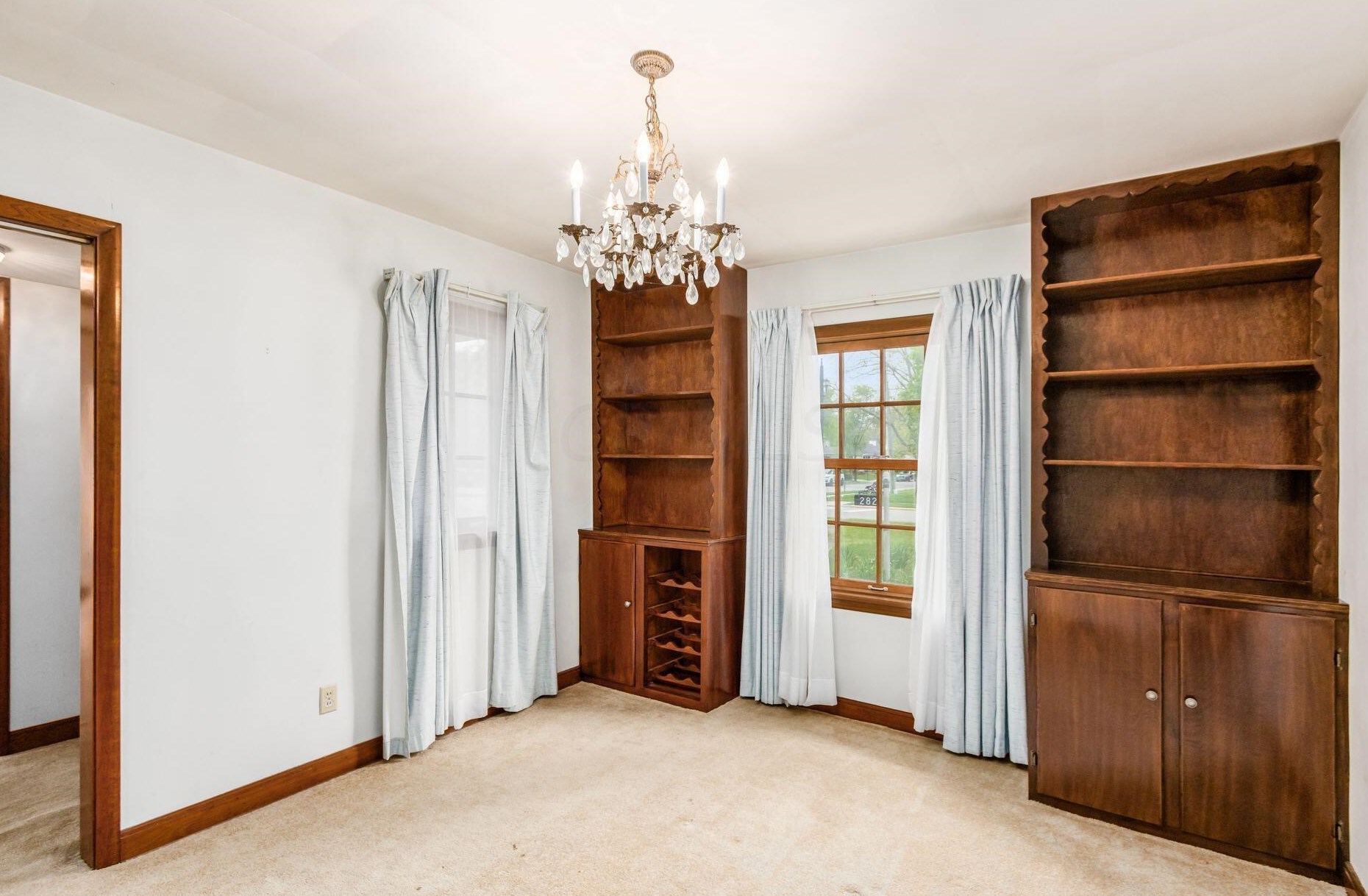 282 Remington Rd, Columbus OH 43209-2459 exterior