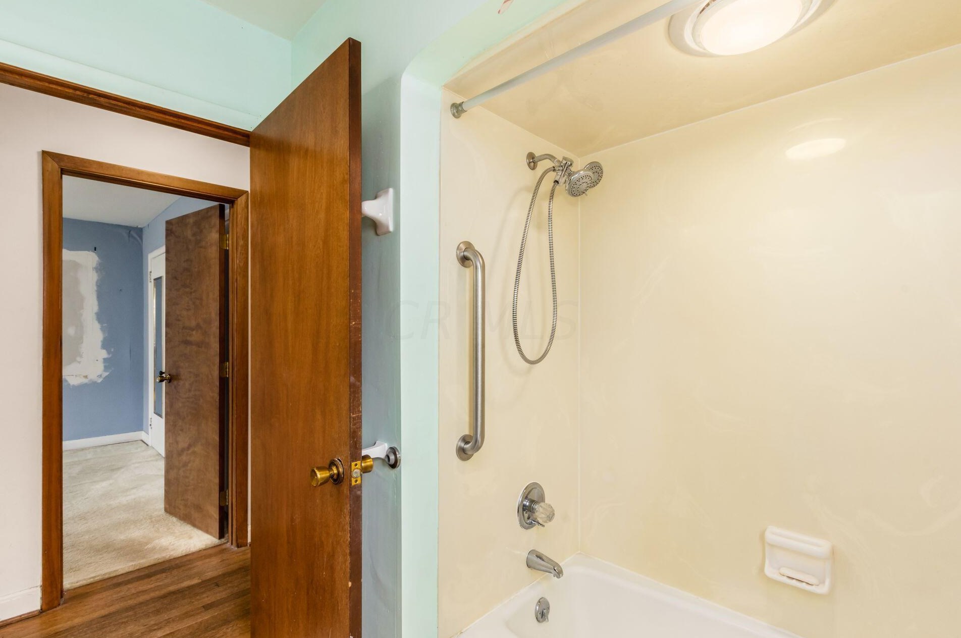 282 Remington Rd, Columbus OH 43209-2459 exterior