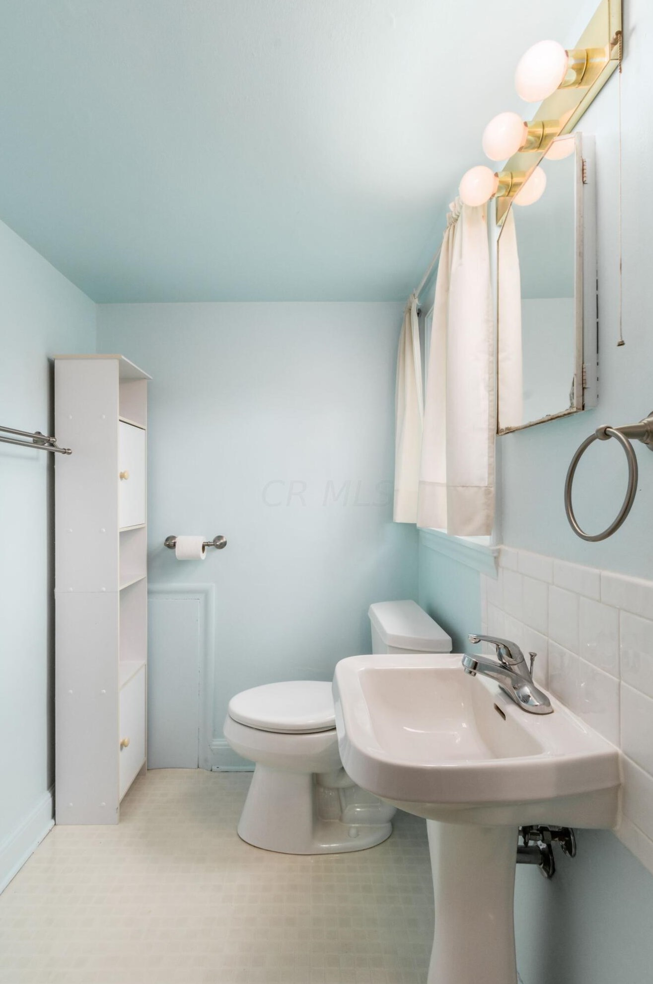 282 Remington Rd, Columbus OH 43209-2459 exterior