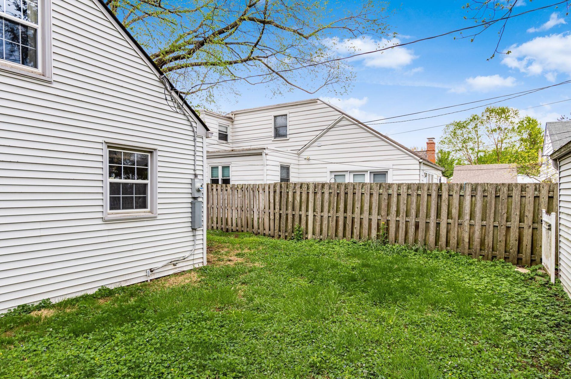 282 Remington Rd, Columbus OH 43209-2459 exterior