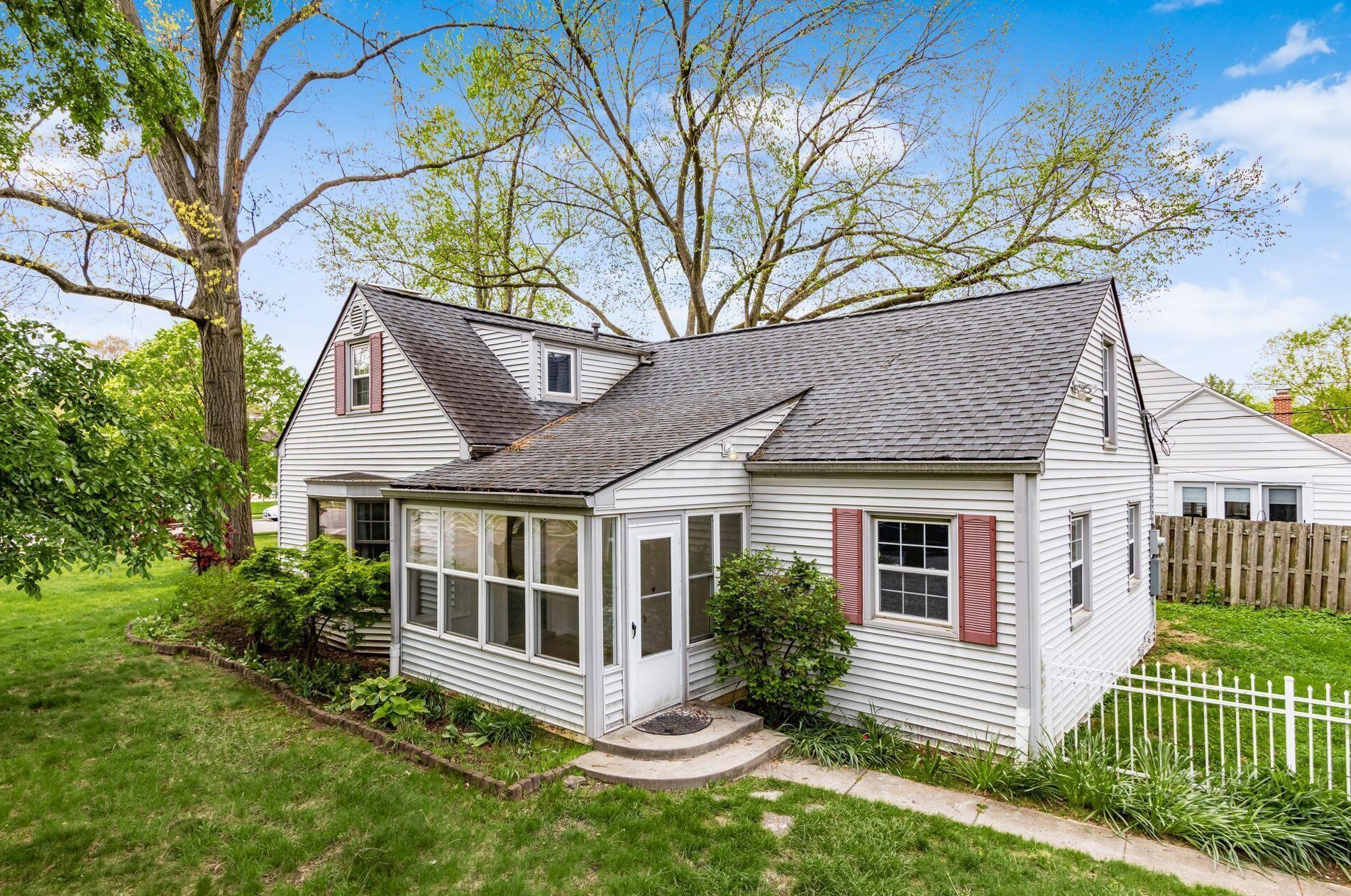 282 Remington Rd, Columbus OH 43209-2459 exterior