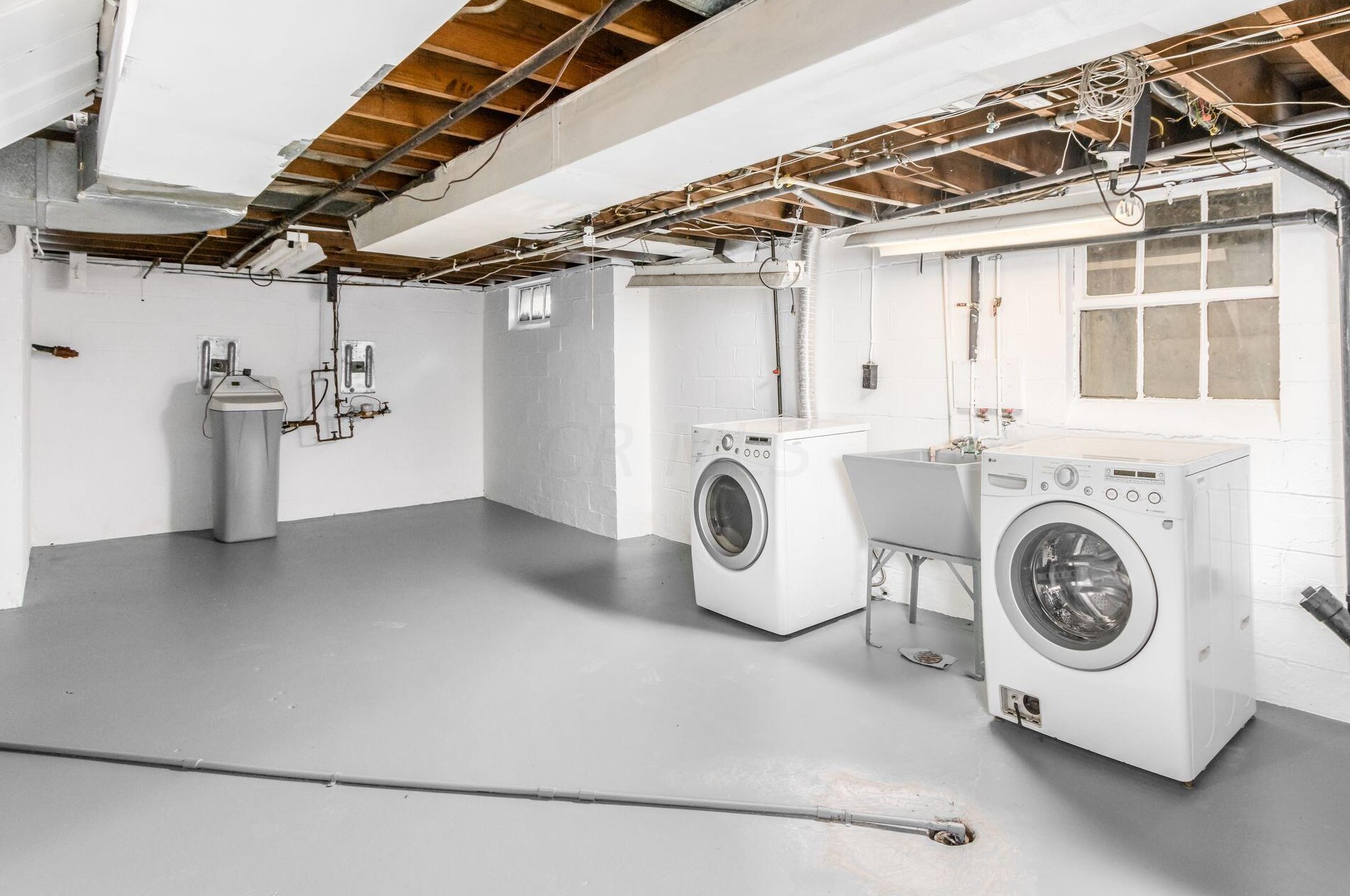 282 Remington Rd, Columbus OH 43209-2459 exterior