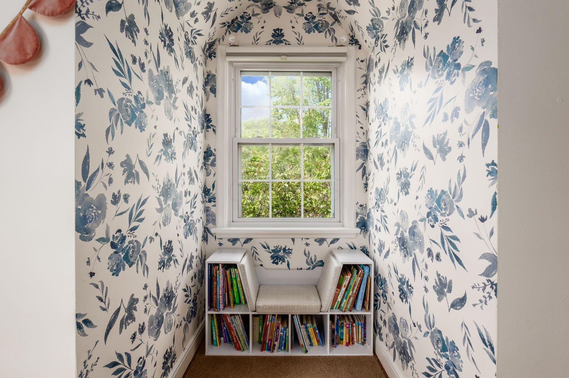 1667 Barrington Rd, Columbus OH 43221-3825 exterior