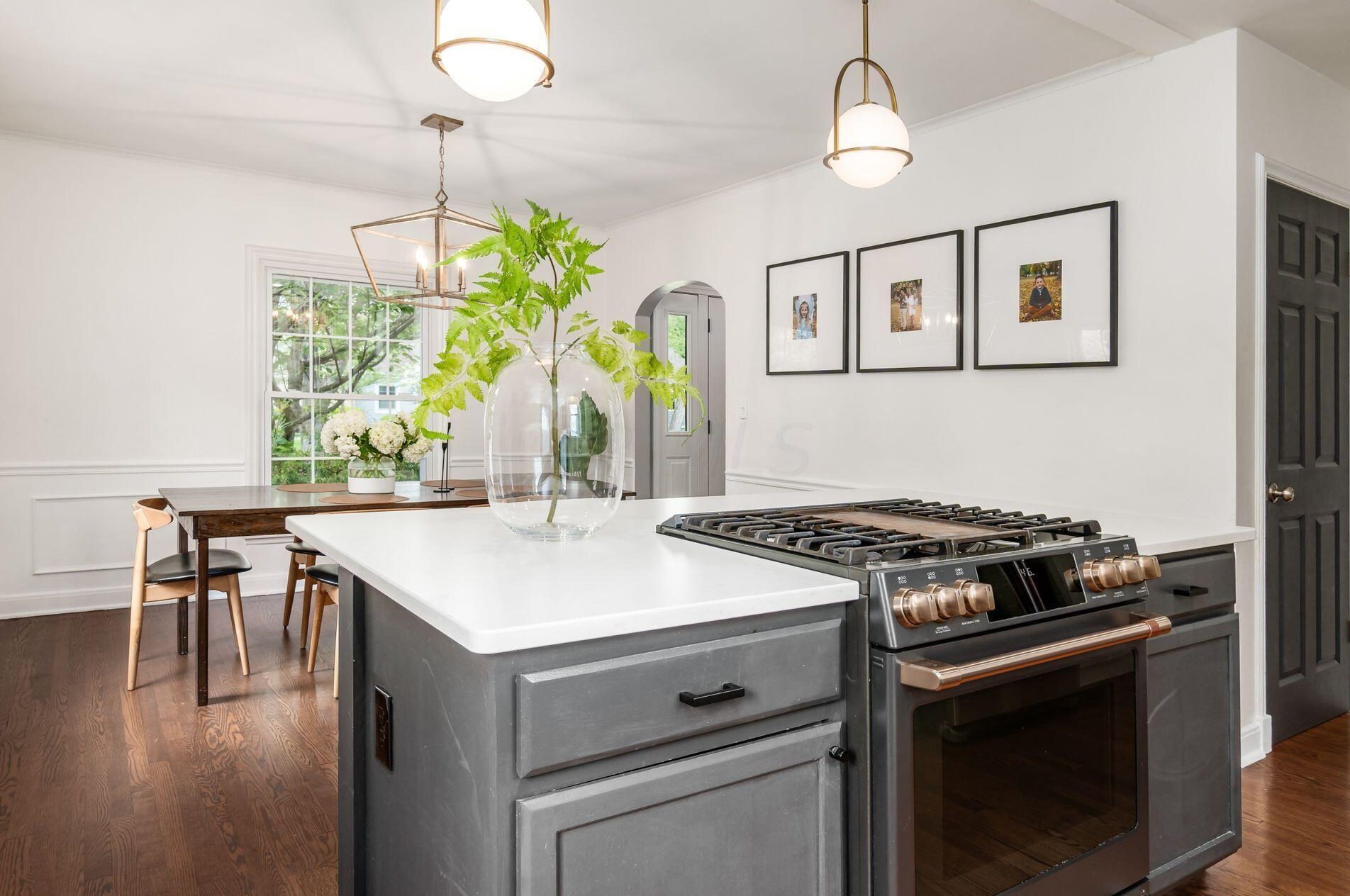 1667 Barrington Rd, Columbus OH 43221-3825 exterior