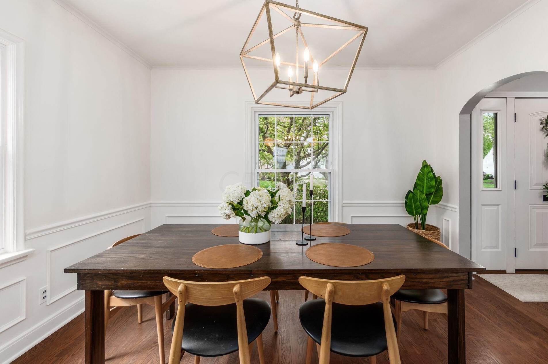 1667 Barrington Rd, Columbus OH 43221-3825 exterior