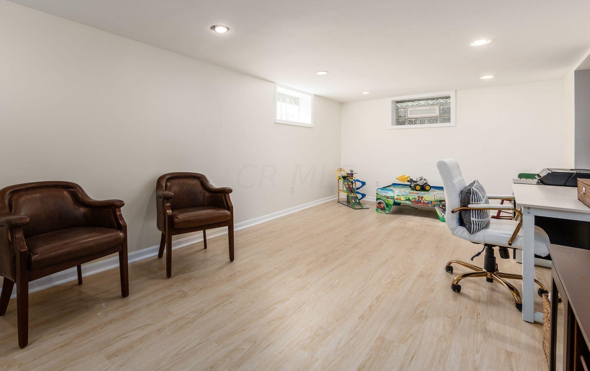 1667 Barrington Rd, Columbus OH 43221-3825 exterior