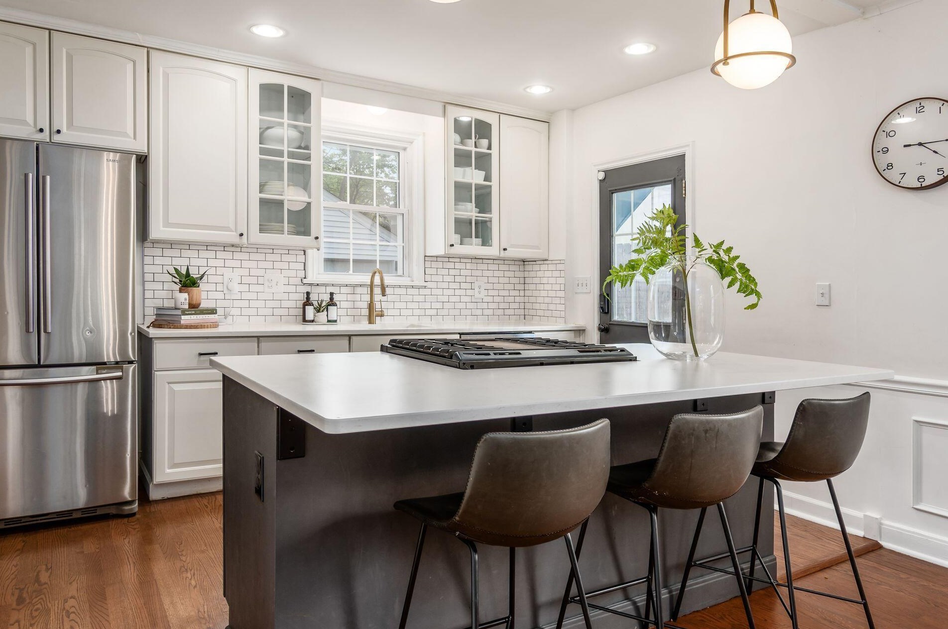 1667 Barrington Rd, Columbus OH 43221-3825 exterior