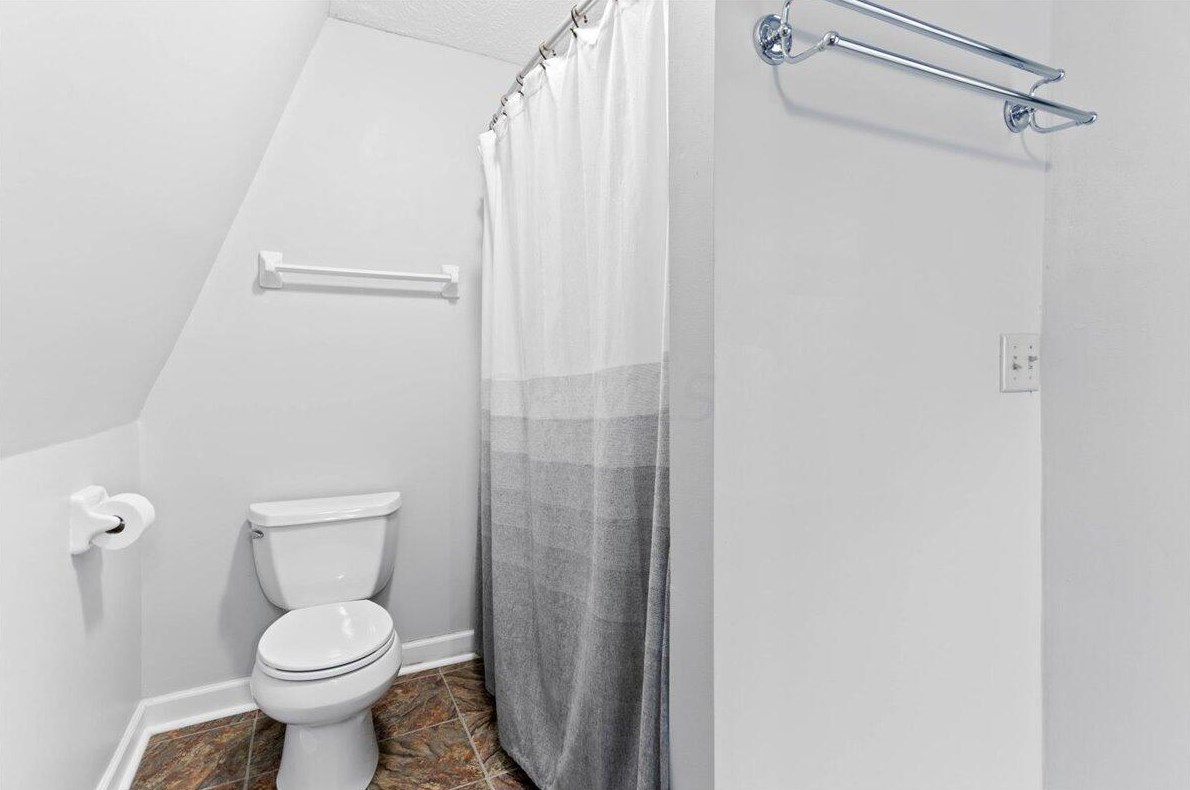 254 Innis Ave, Columbus OH 43207-2131 exterior