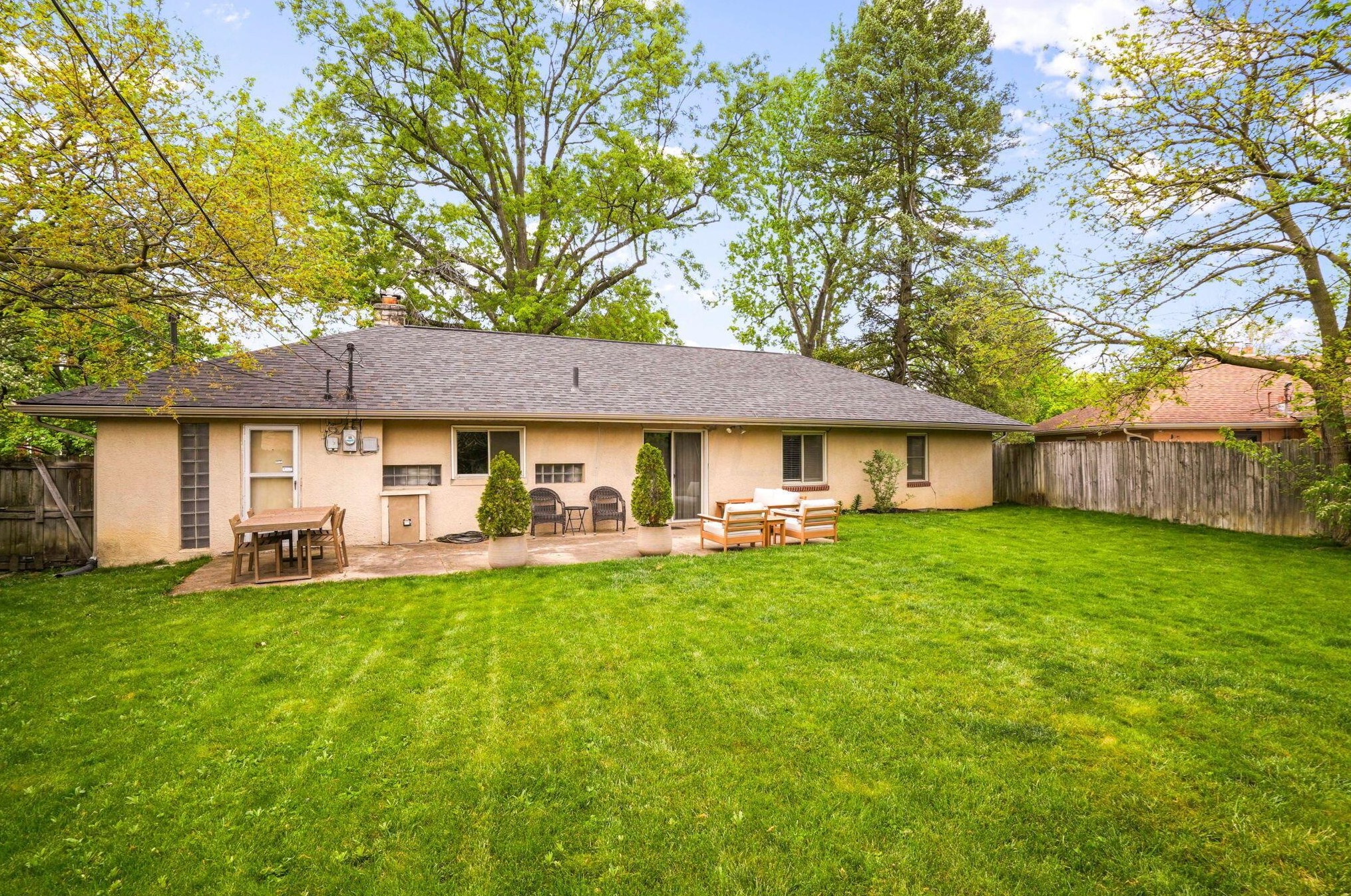 40 Harding Rd, Columbus OH  43209-1522 exterior