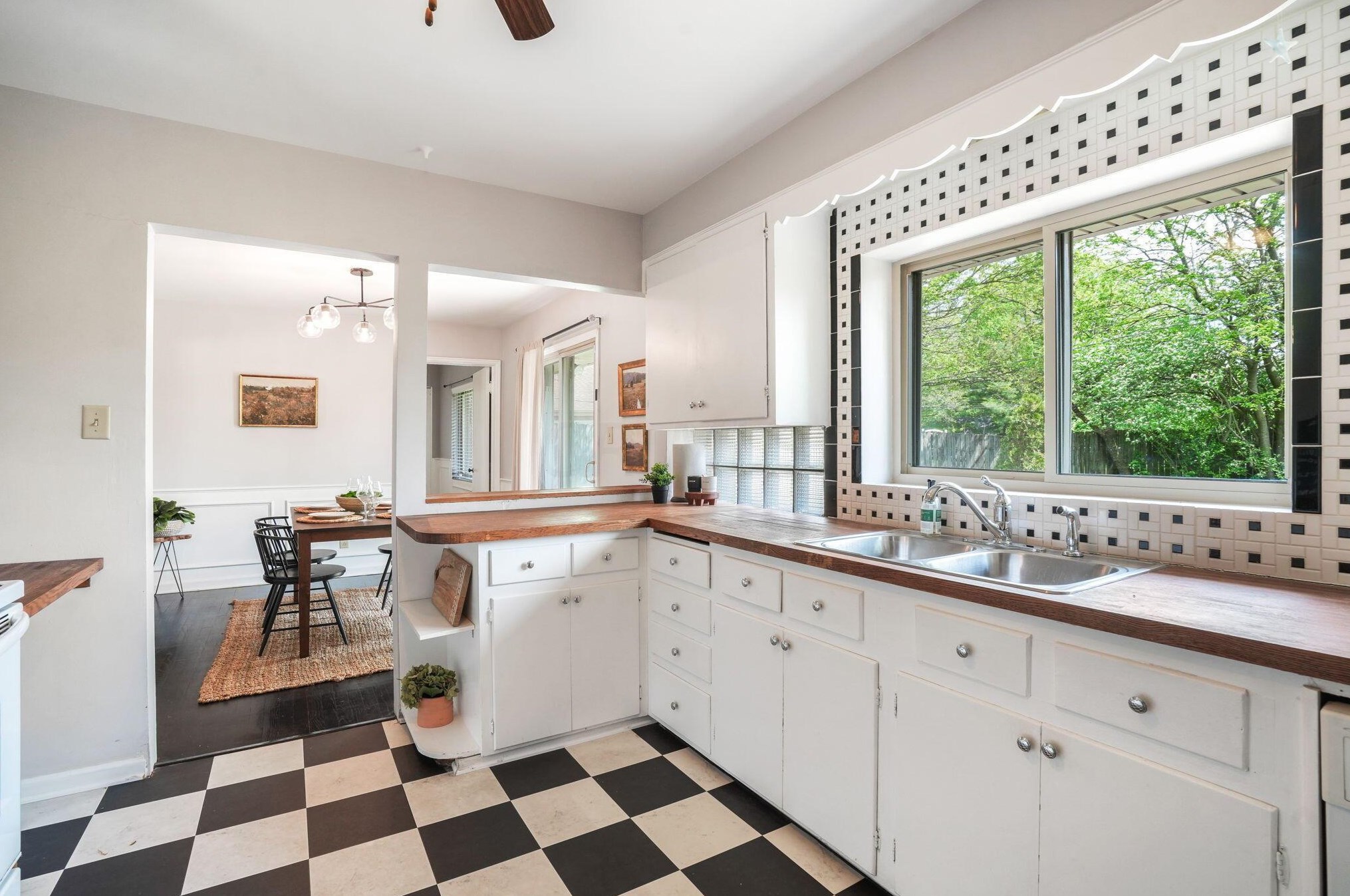 40 Harding Rd, Columbus OH  43209-1522 exterior