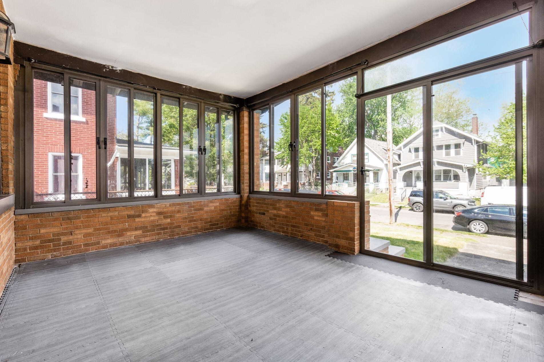 73 Burgess Ave, Columbus OH  43204-3252 exterior